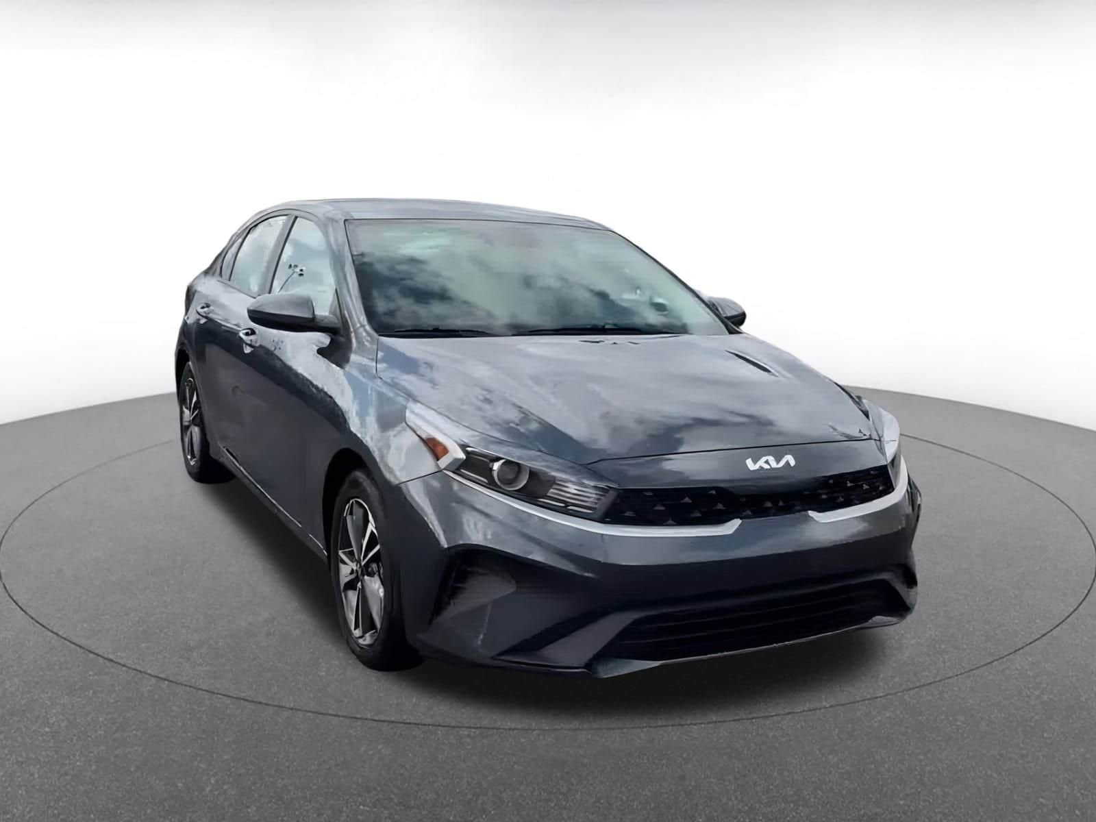 Thumbnail: 2023 Kia Forte - 3