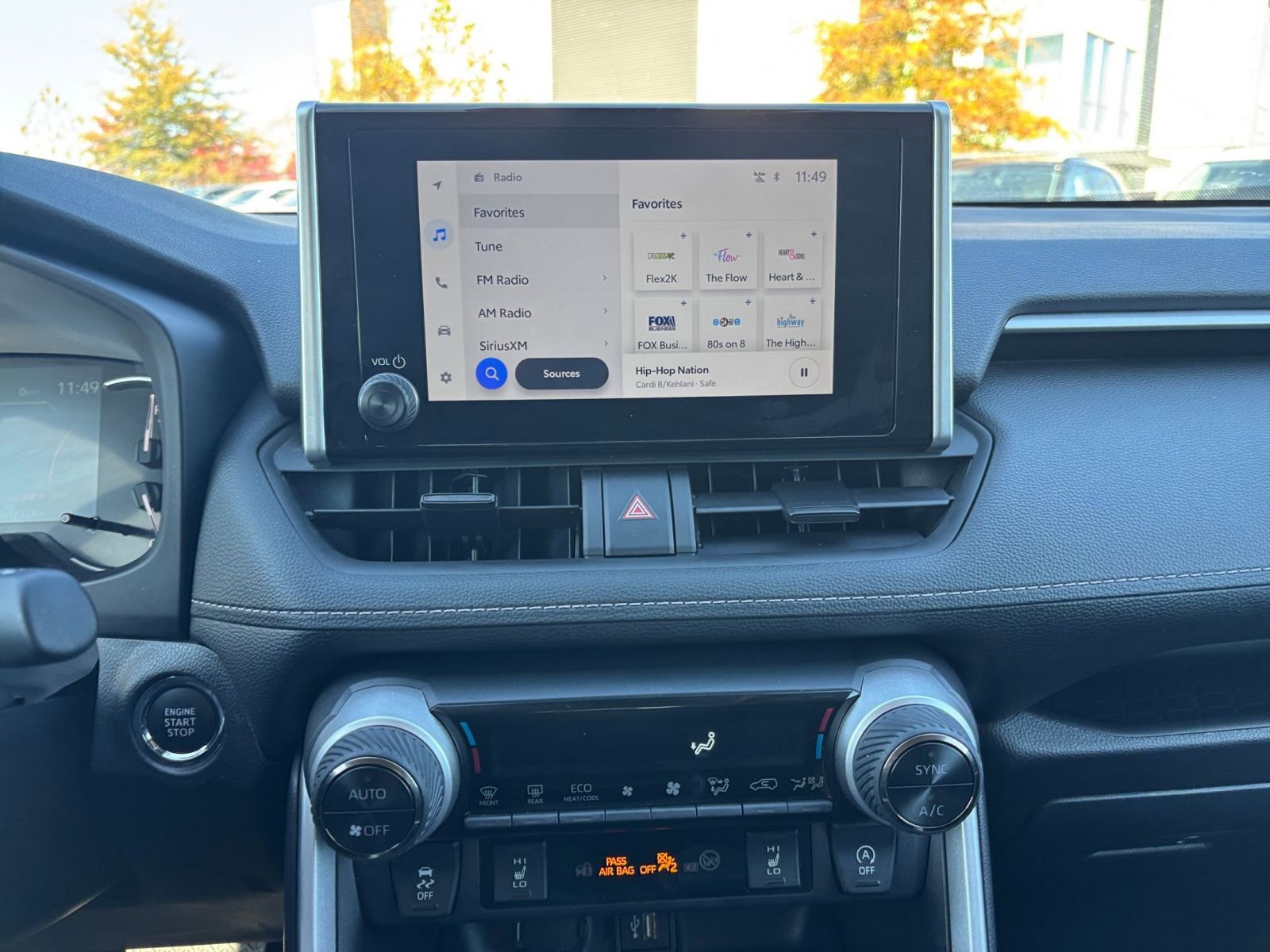 Thumbnail: 2025 Toyota RAV4 - 18