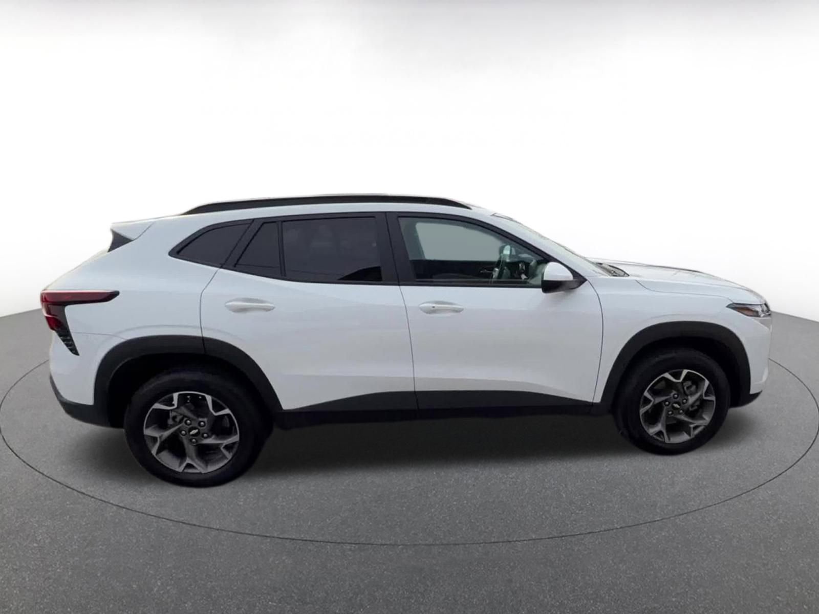 Thumbnail: 2025 Chevrolet Trax - 16
