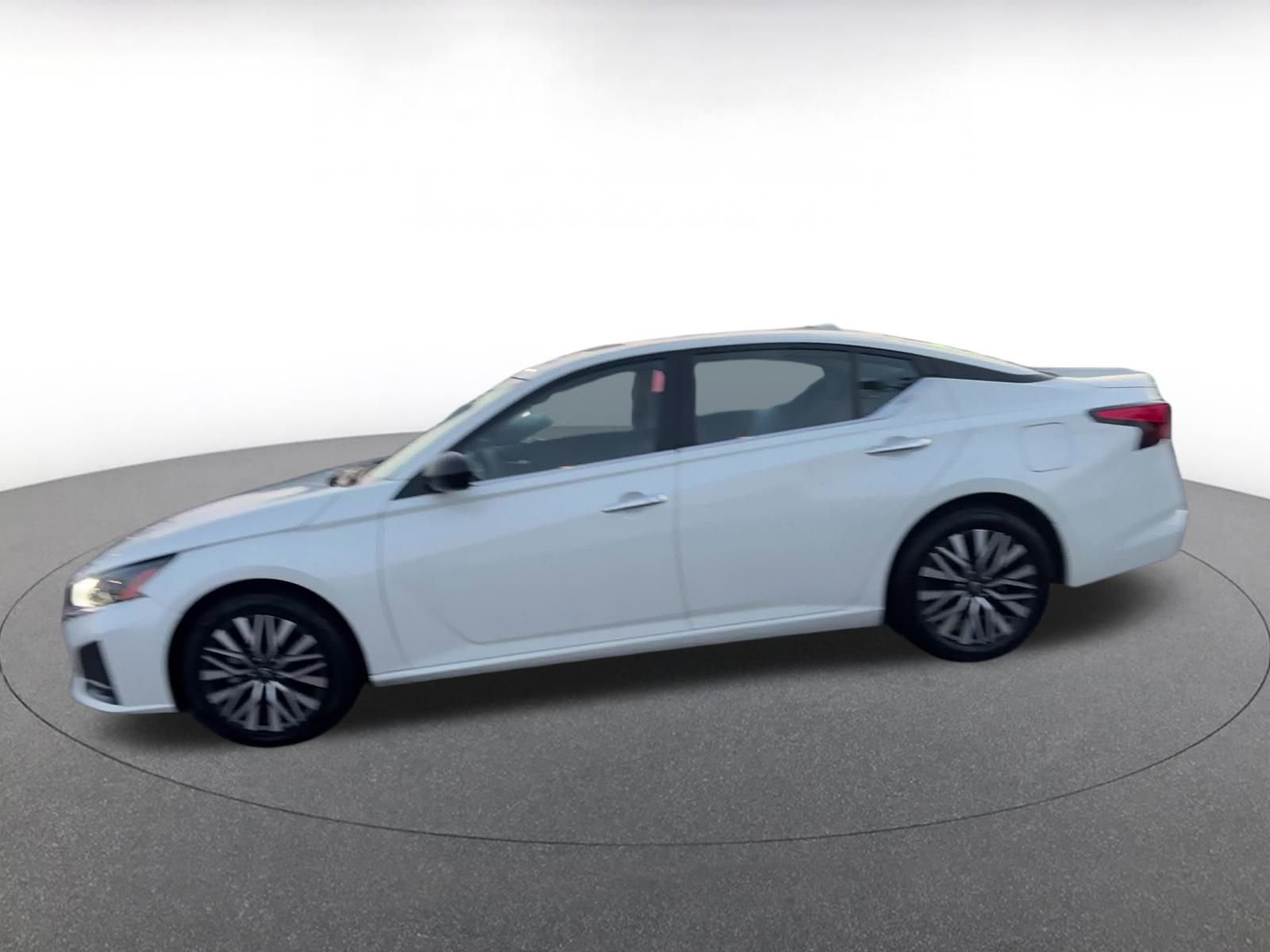 Thumbnail: 2024 Nissan Altima - 9