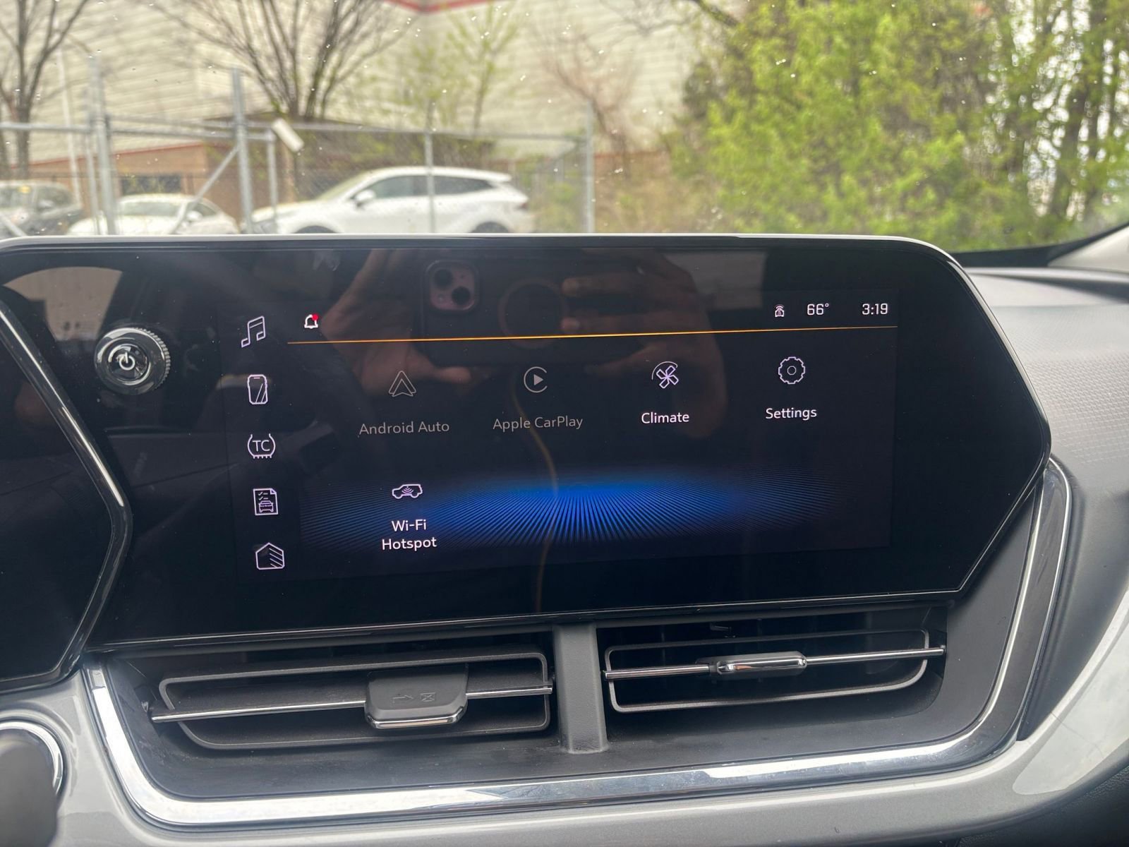 Thumbnail: 2025 Chevrolet Trax - 20