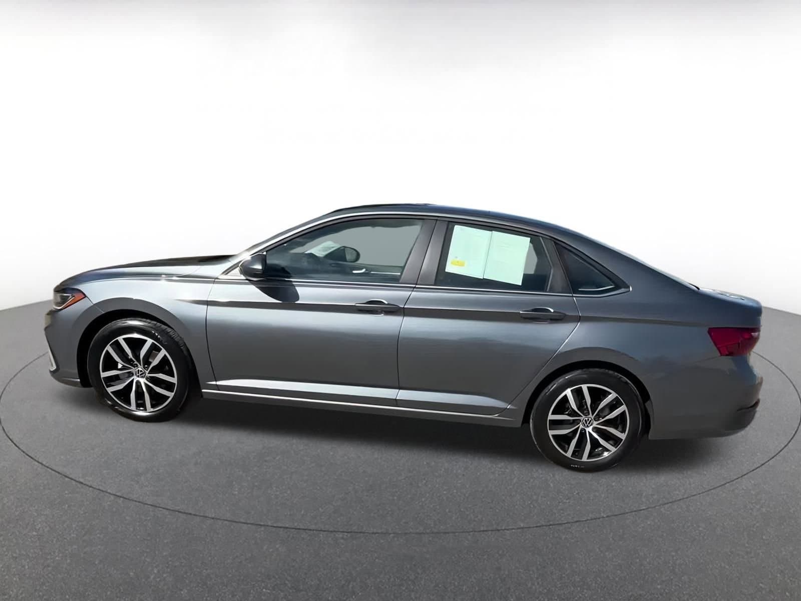 Thumbnail: 2025 Volkswagen Jetta - 9
