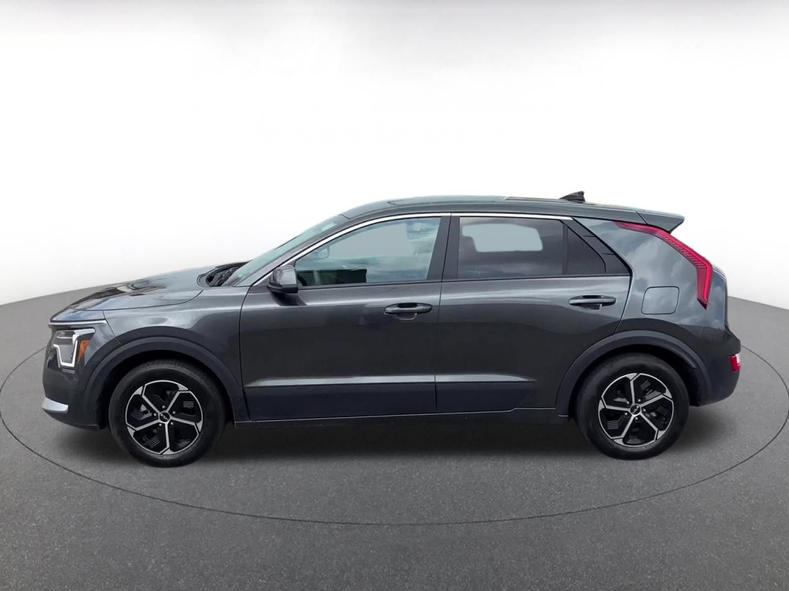 Thumbnail: 2026 Kia Niro - 9