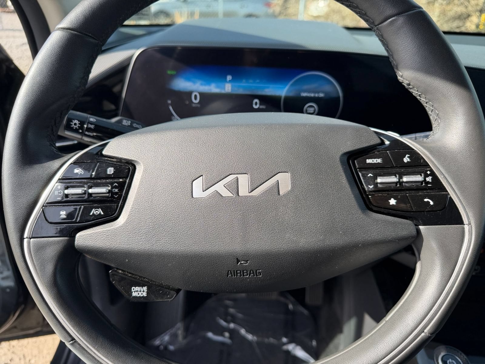 Thumbnail: 2023 Kia Niro - 30