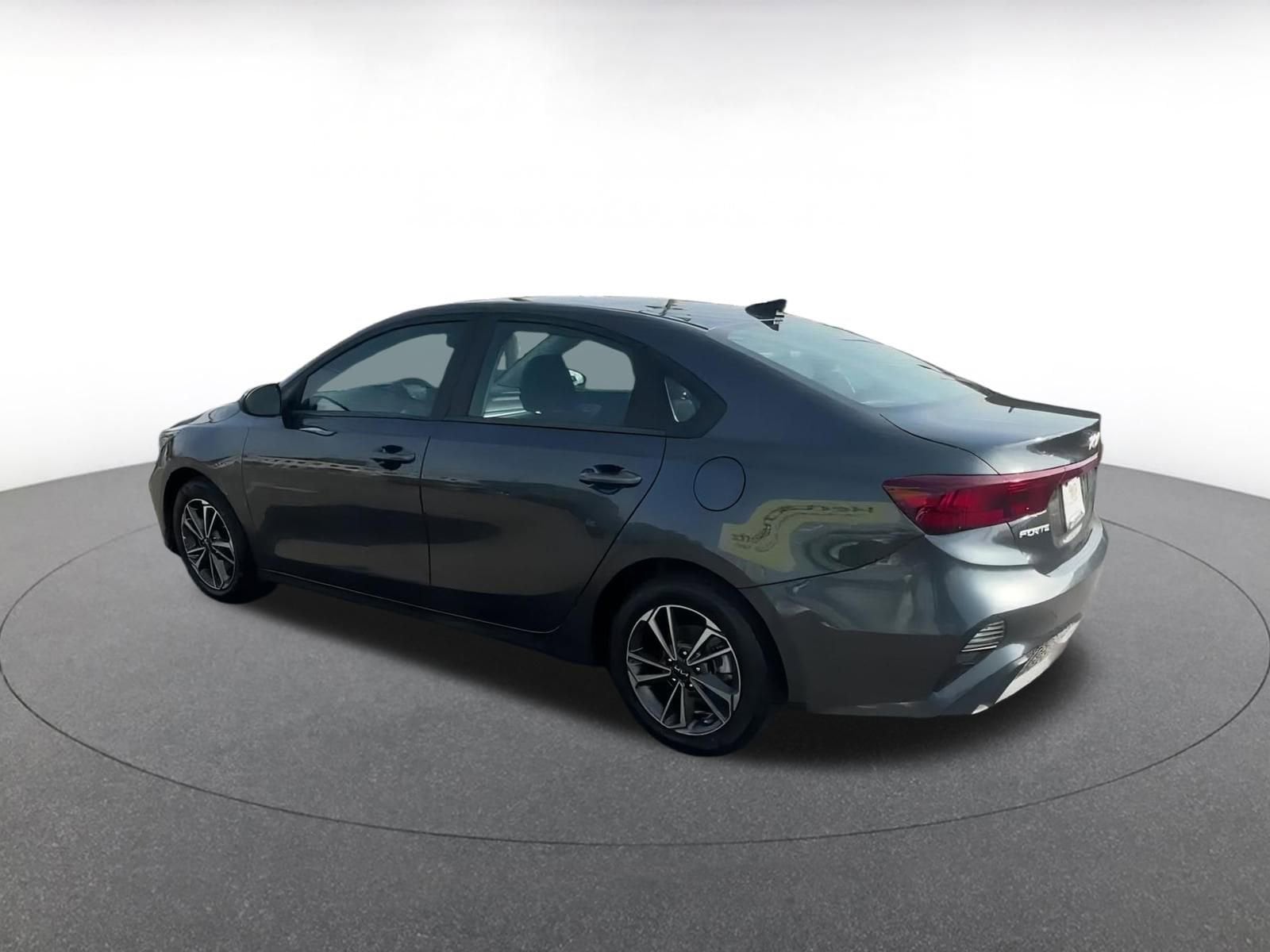 Thumbnail: 2023 Kia Forte - 10