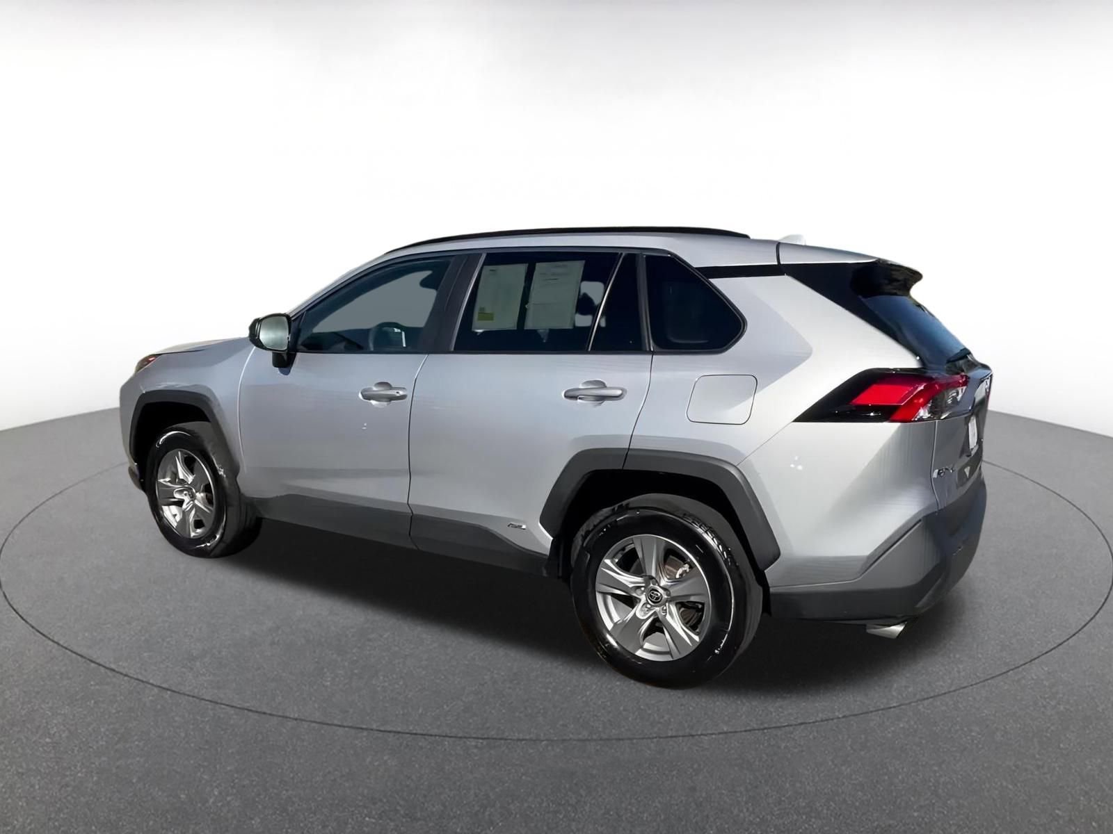 Thumbnail: 2025 Toyota RAV4 - 10