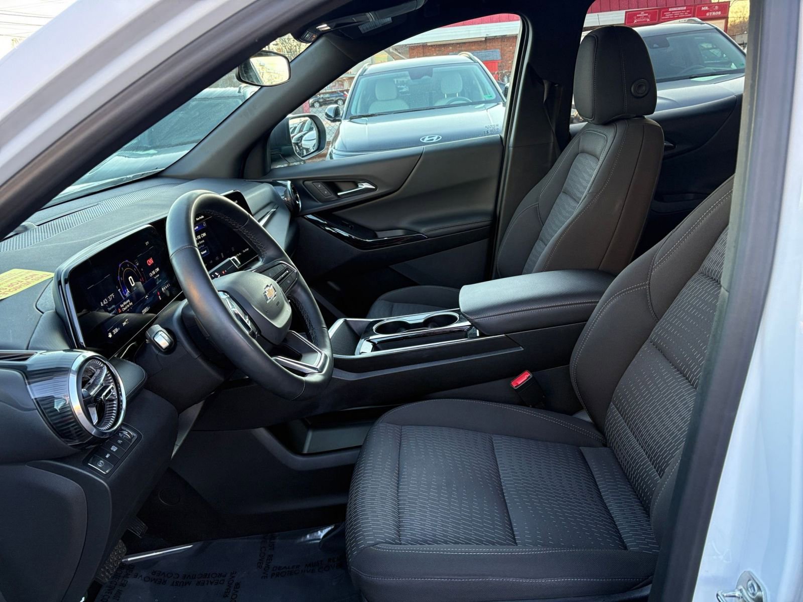 Thumbnail: 2025 Chevrolet Equinox - 25