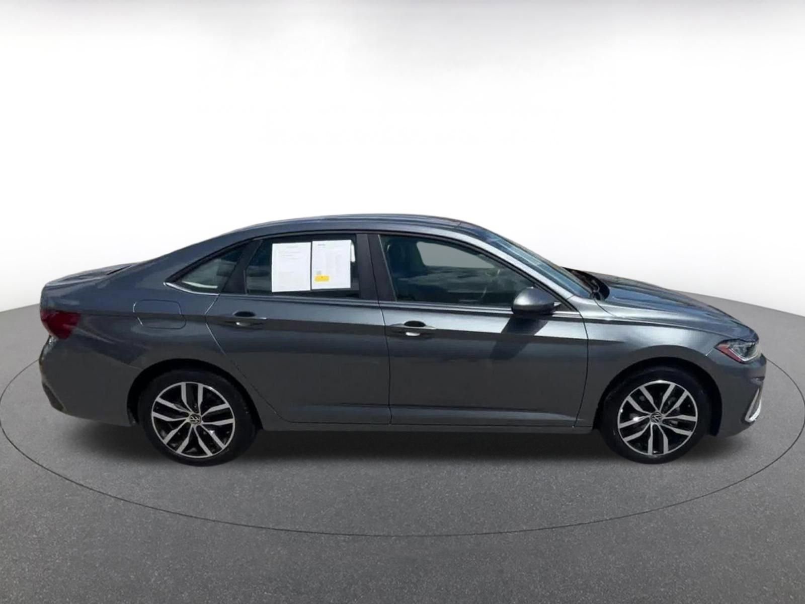 Thumbnail: 2025 Volkswagen Jetta - 16