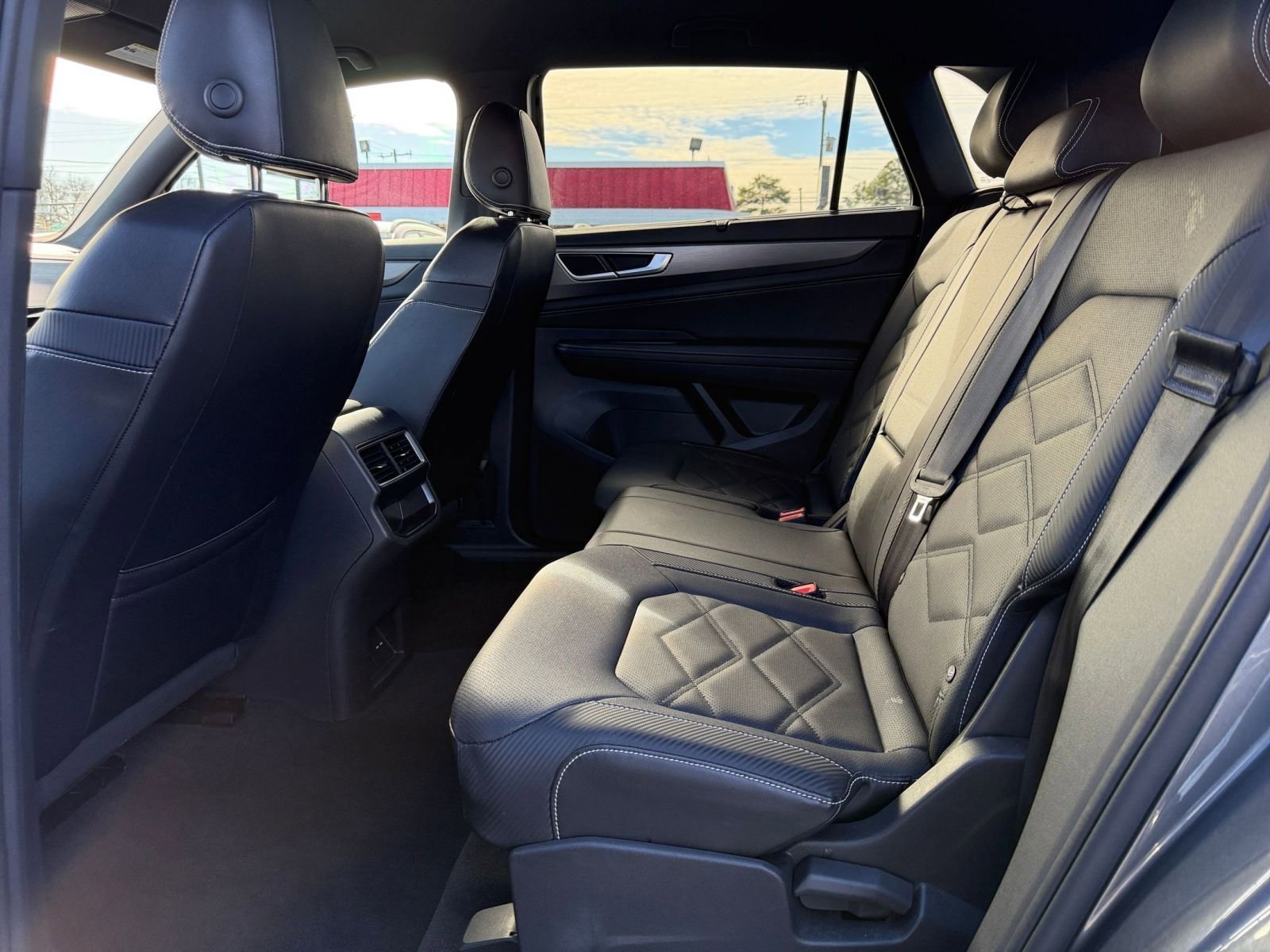 Thumbnail: 2025 Volkswagen Atlas - 27