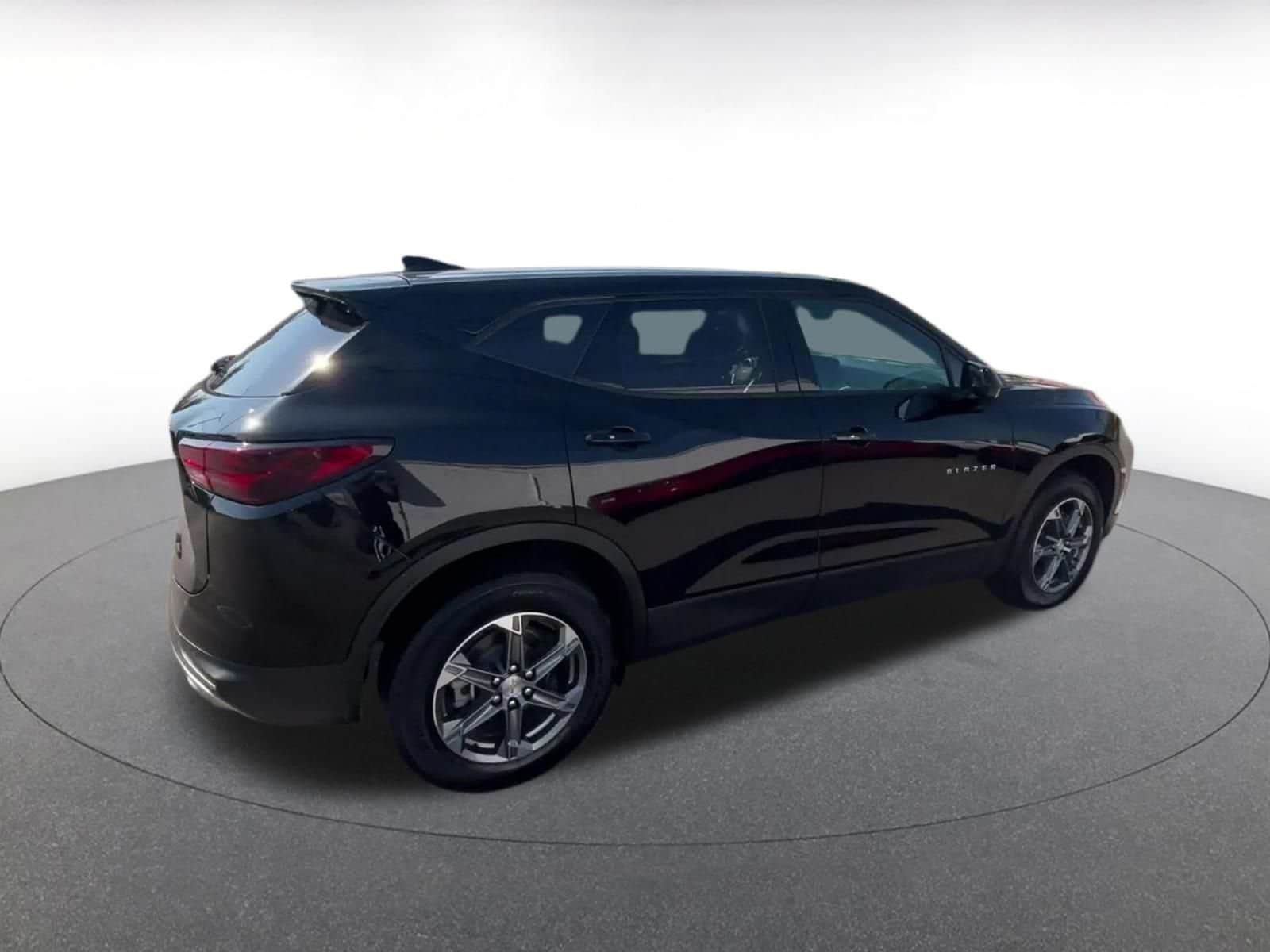Thumbnail: 2026 Chevrolet Blazer - 15