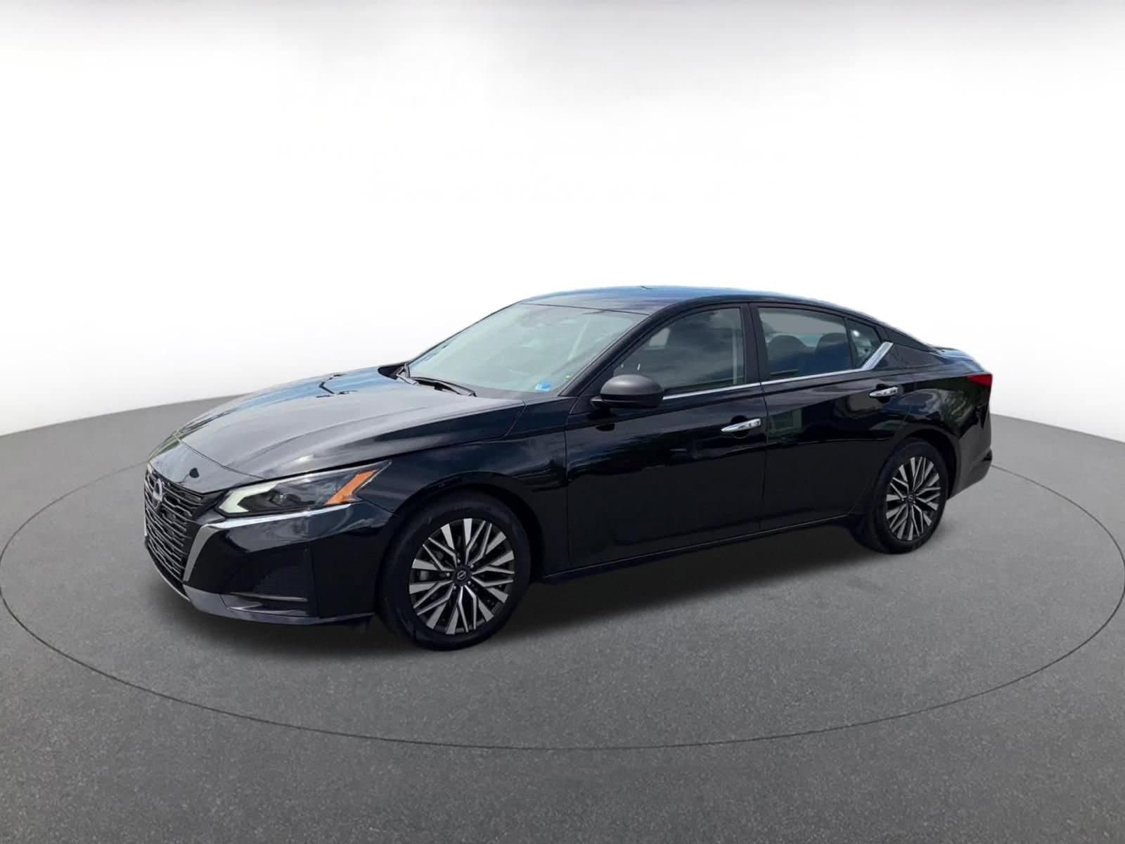 Thumbnail: 2025 Nissan Altima - 8