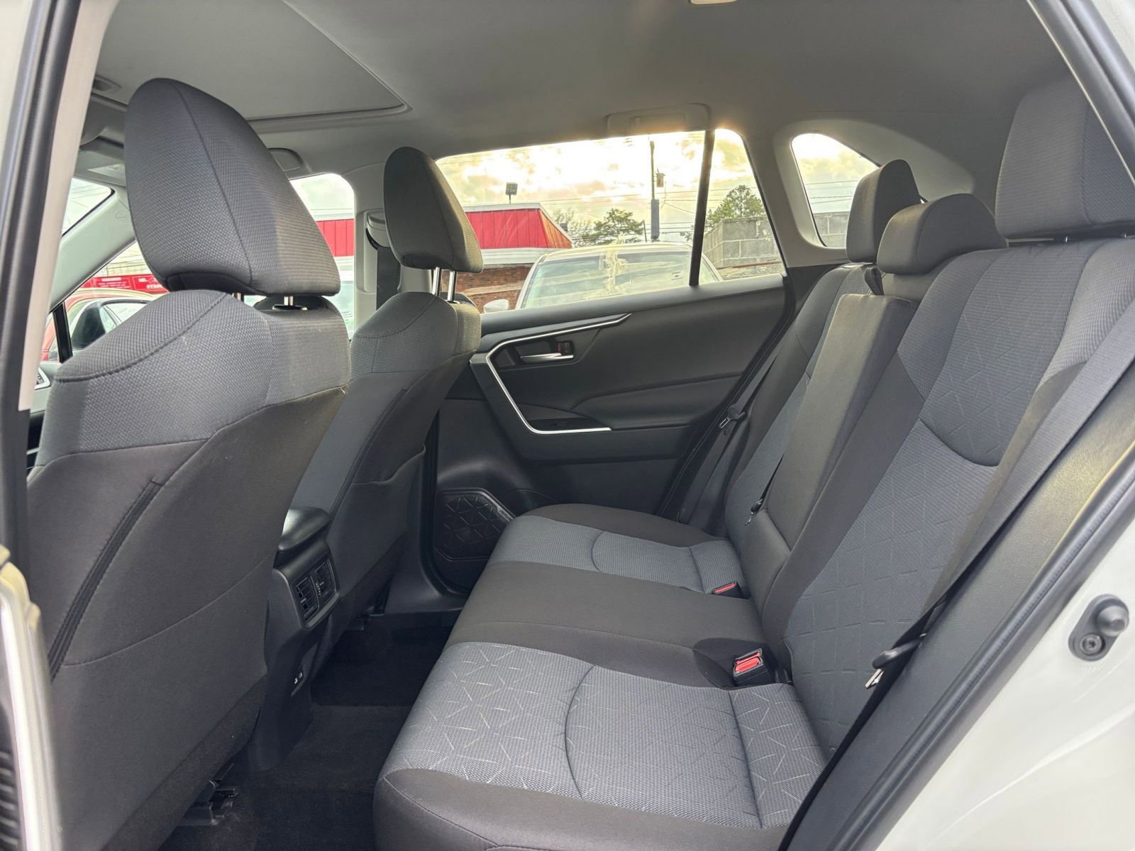 Thumbnail: 2025 Toyota RAV4 - 25