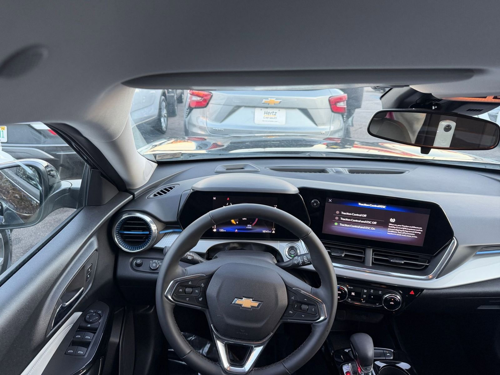 Thumbnail: 2025 Chevrolet Trax - 32