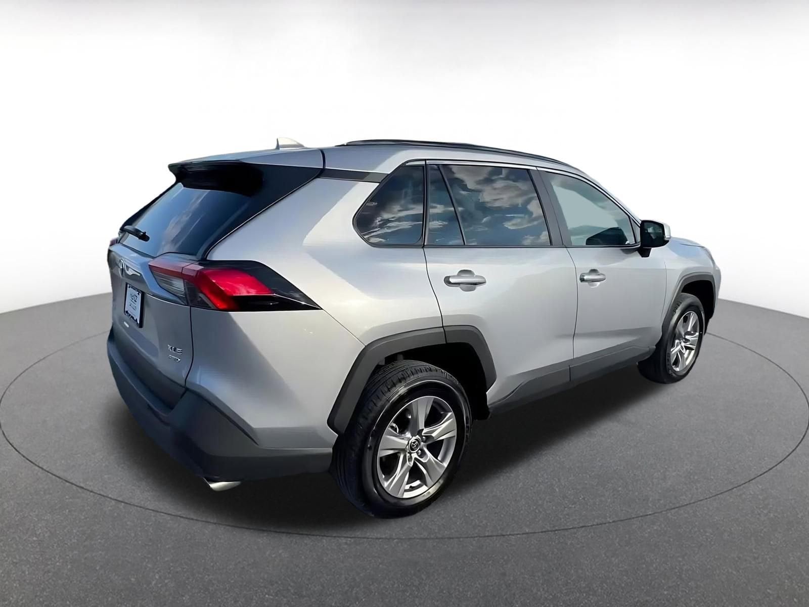 Thumbnail: 2025 Toyota RAV4 - 15