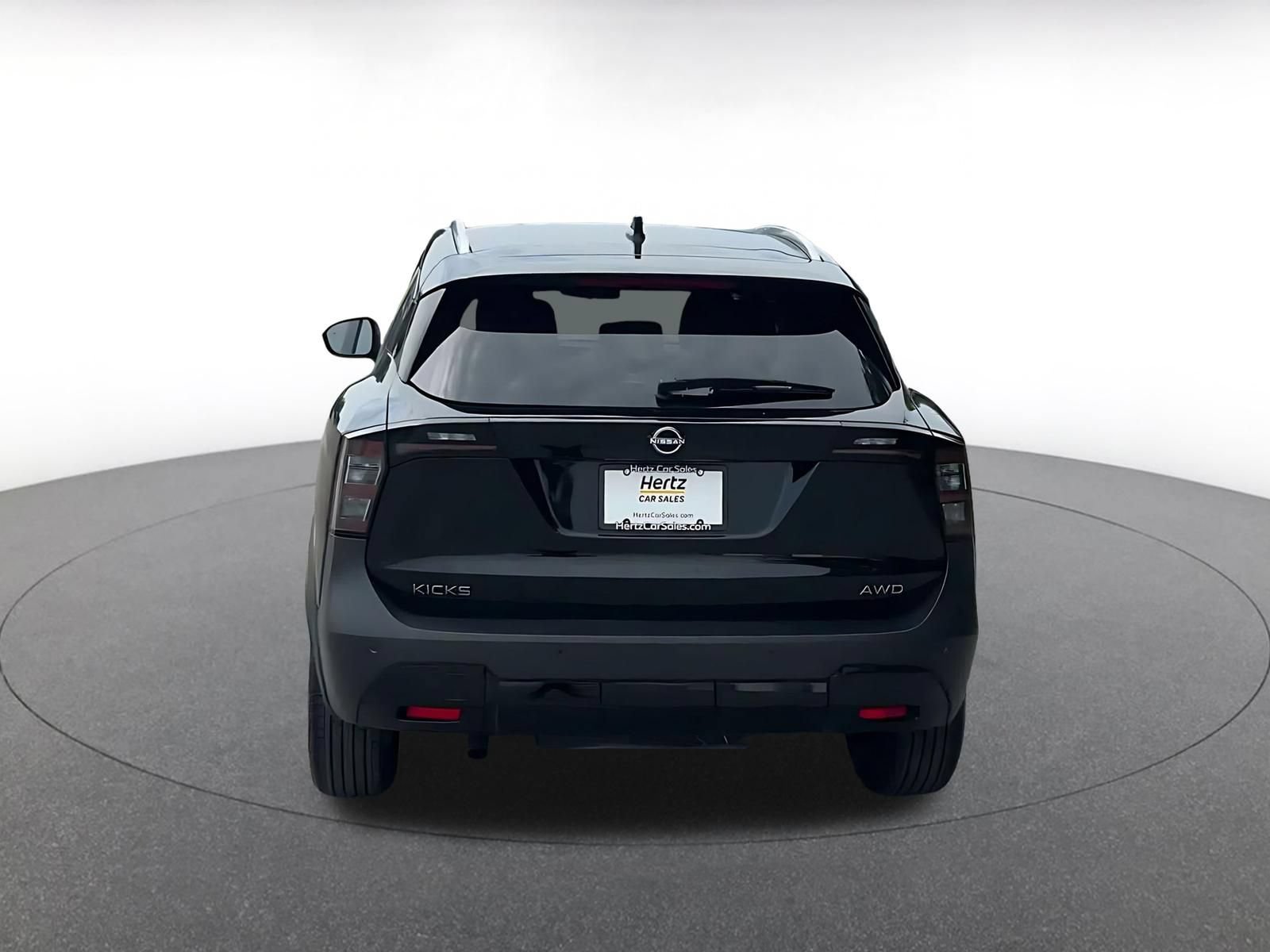 Thumbnail: 2026 Nissan Kicks - 10
