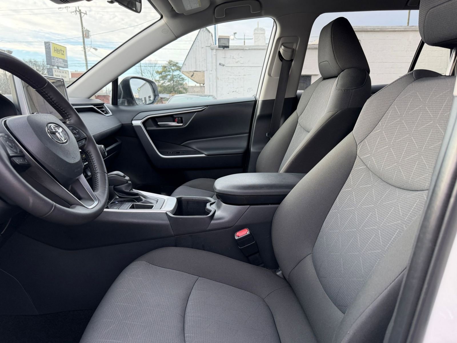 Thumbnail: 2025 Toyota RAV4 - 27