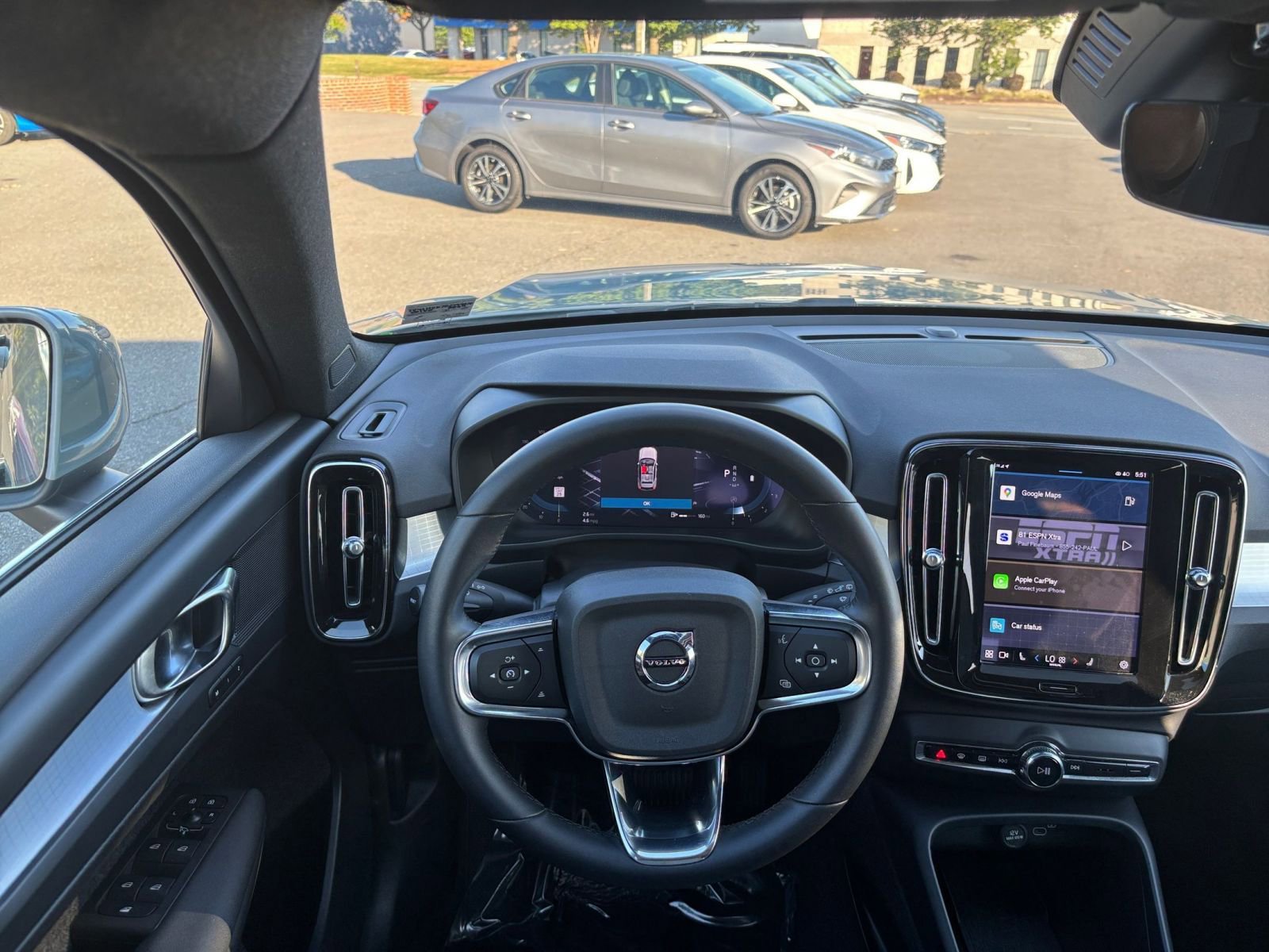 Thumbnail: 2024 Volvo XC40 - 34