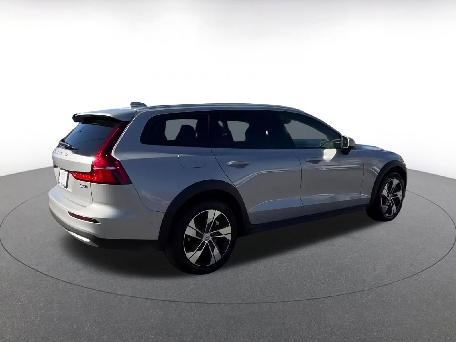 Thumbnail: 2025 Volvo S60 - 15