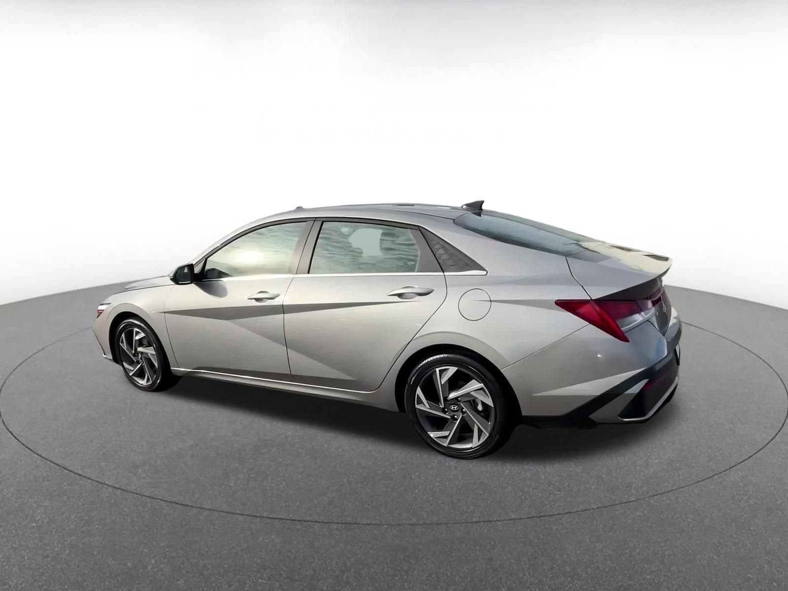 Thumbnail: 2025 Hyundai Elantra - 10