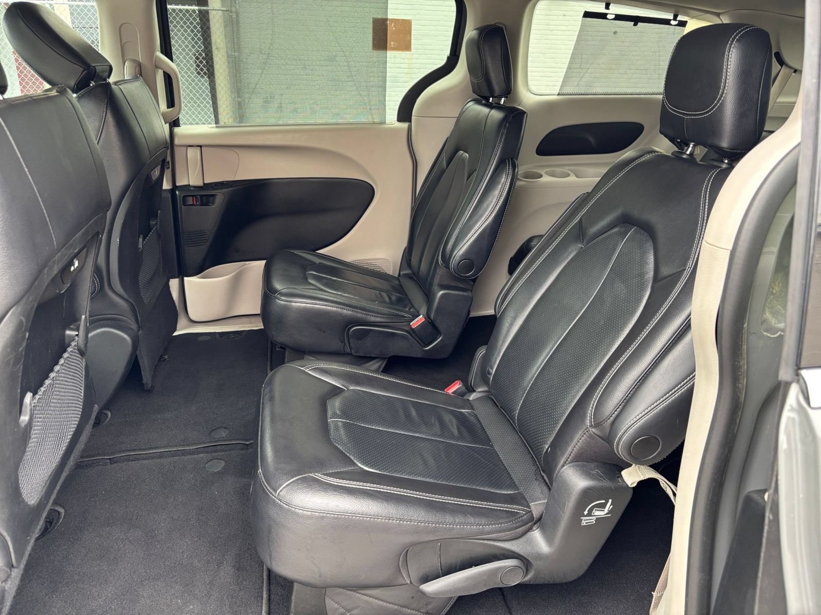 Thumbnail: 2022 Chrysler Pacifica - 28