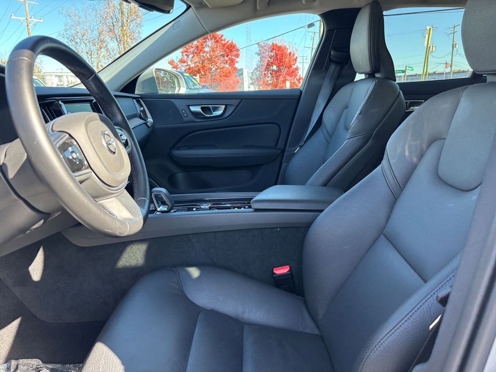 Thumbnail: 2025 Volvo S60 - 27