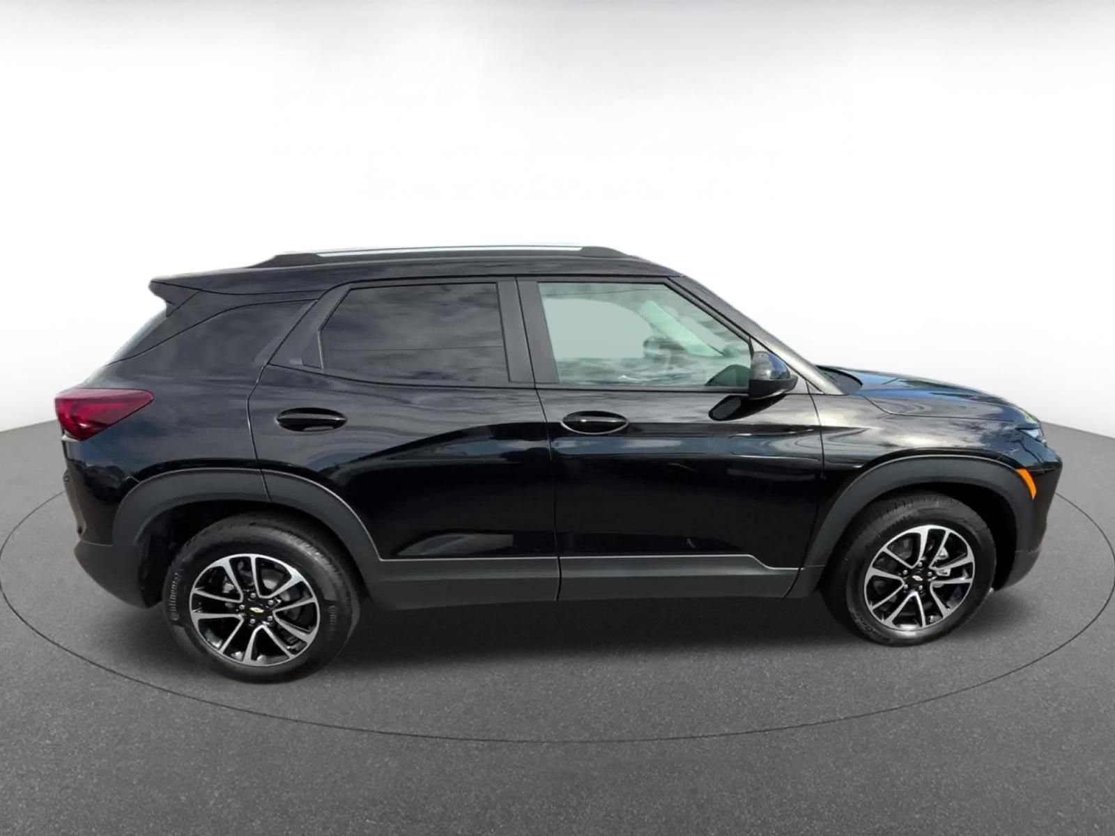 Thumbnail: 2025 Chevrolet TrailBlazer - 16