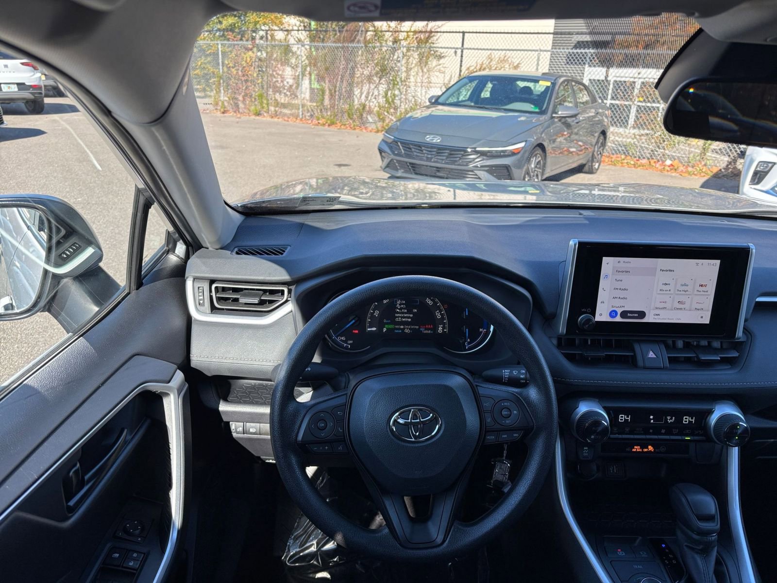 Thumbnail: 2025 Toyota RAV4 - 33