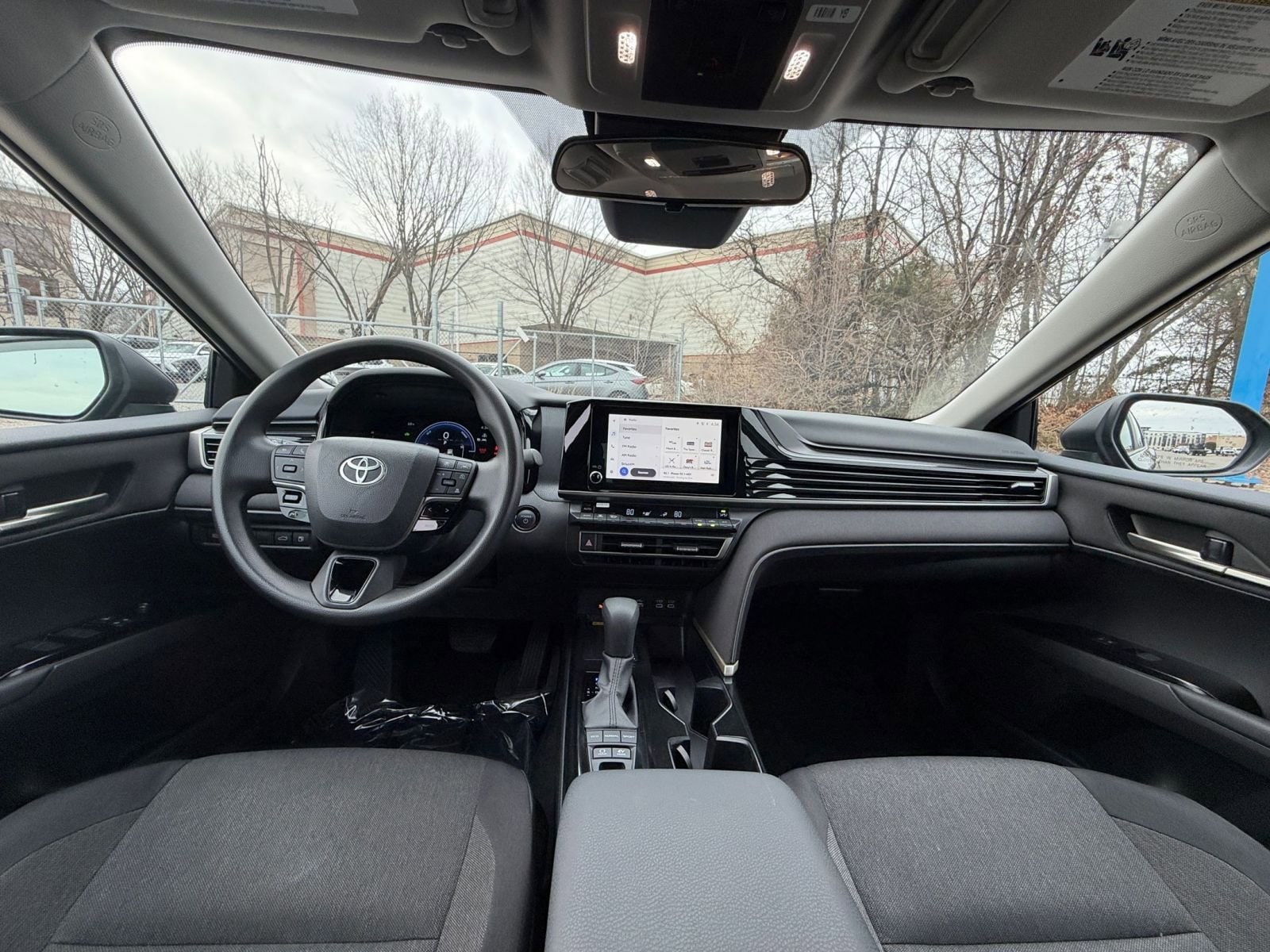 Thumbnail: 2025 Toyota Camry - 32