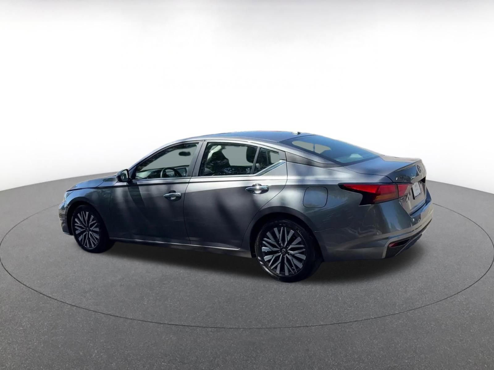Thumbnail: 2025 Nissan Altima - 10