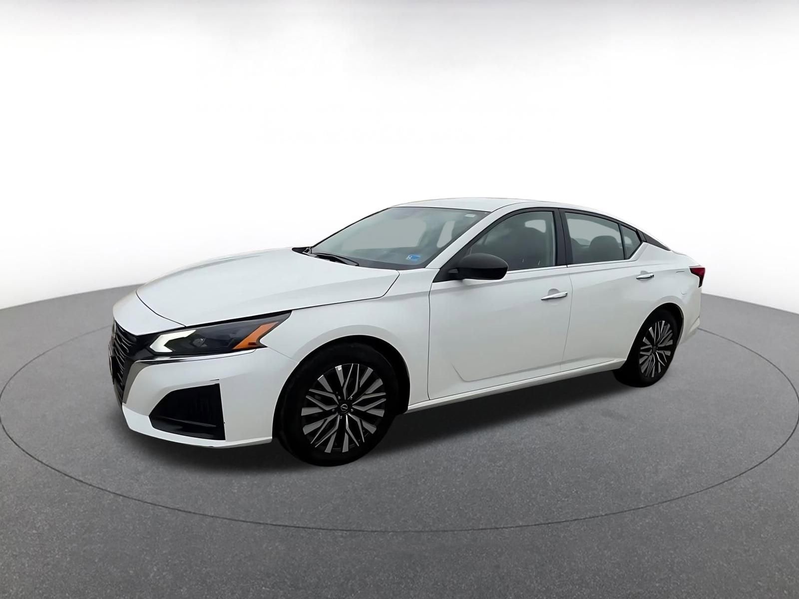 Thumbnail: 2025 Nissan Altima - 8