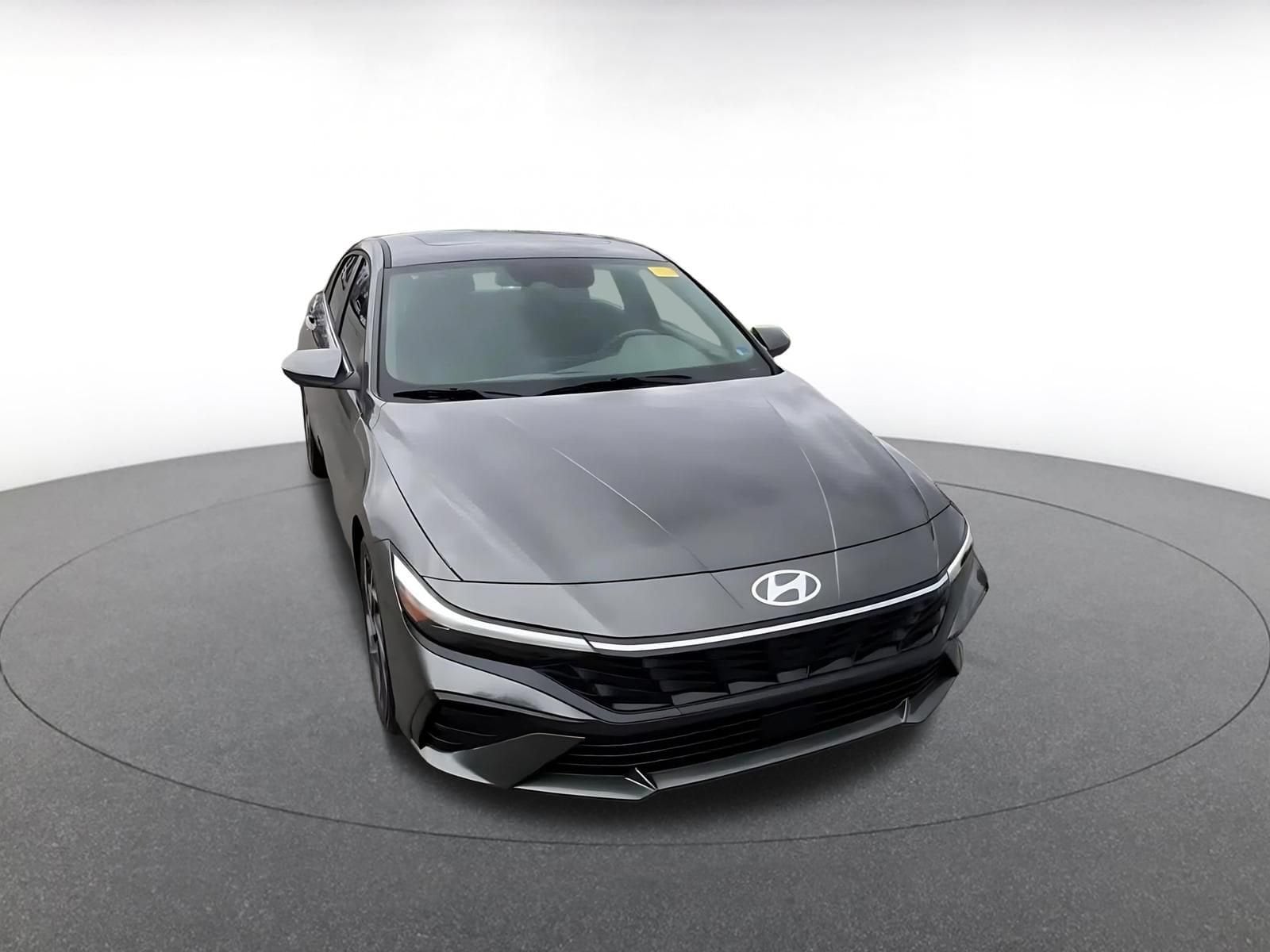 Thumbnail: 2025 Hyundai Elantra - 3