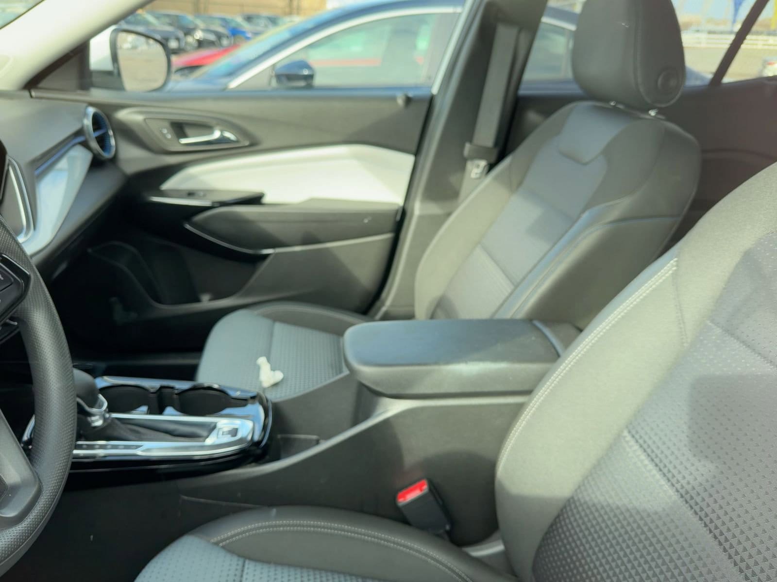 Thumbnail: 2025 Chevrolet Trax - 7