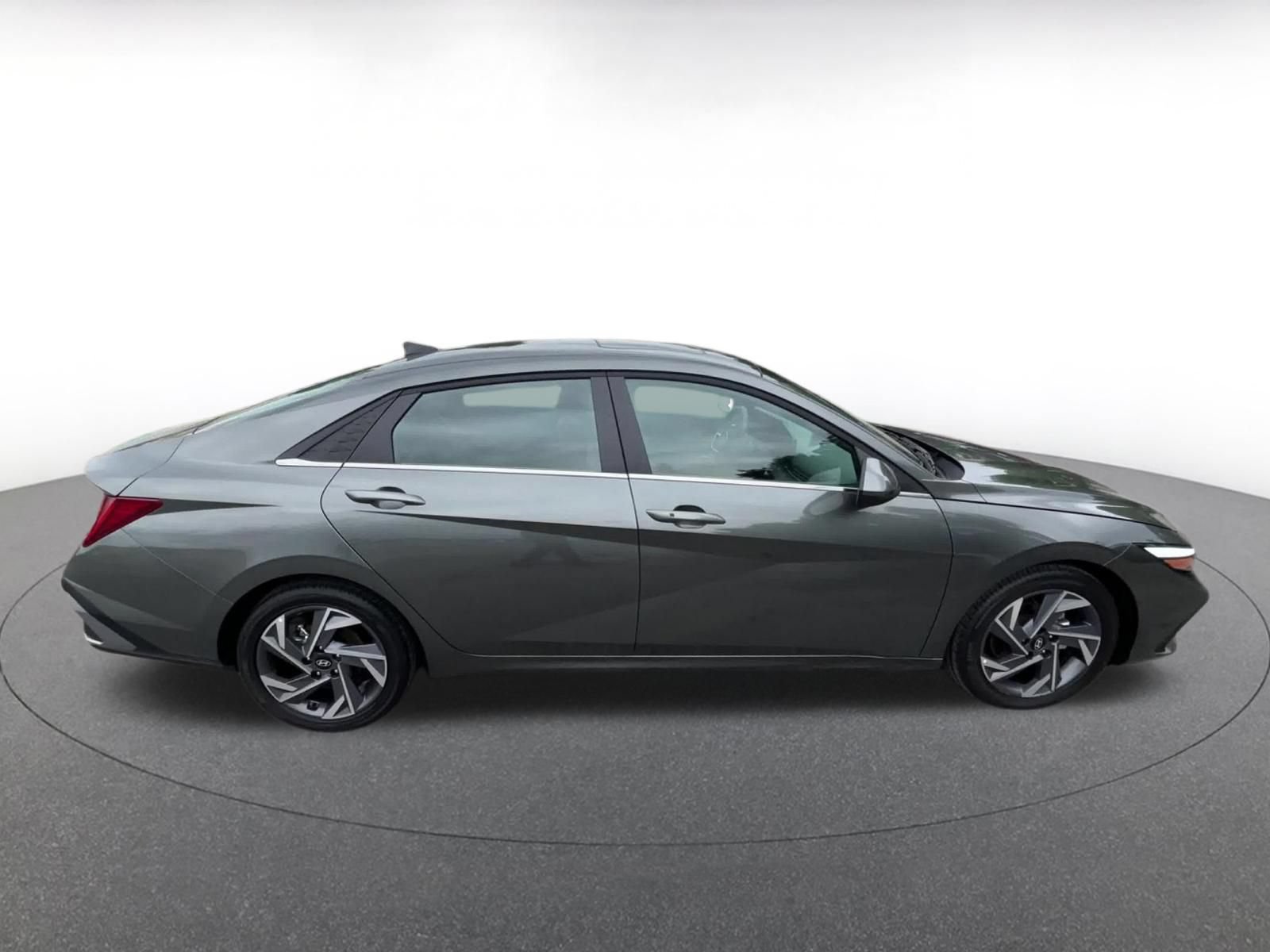 Thumbnail: 2025 Hyundai Elantra - 16