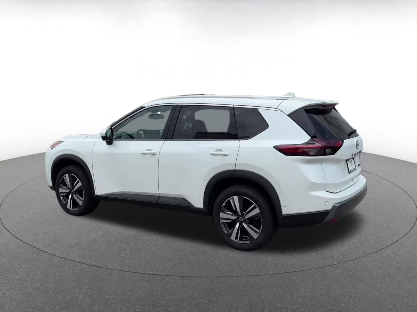 Thumbnail: 2026 Nissan Rogue - 10