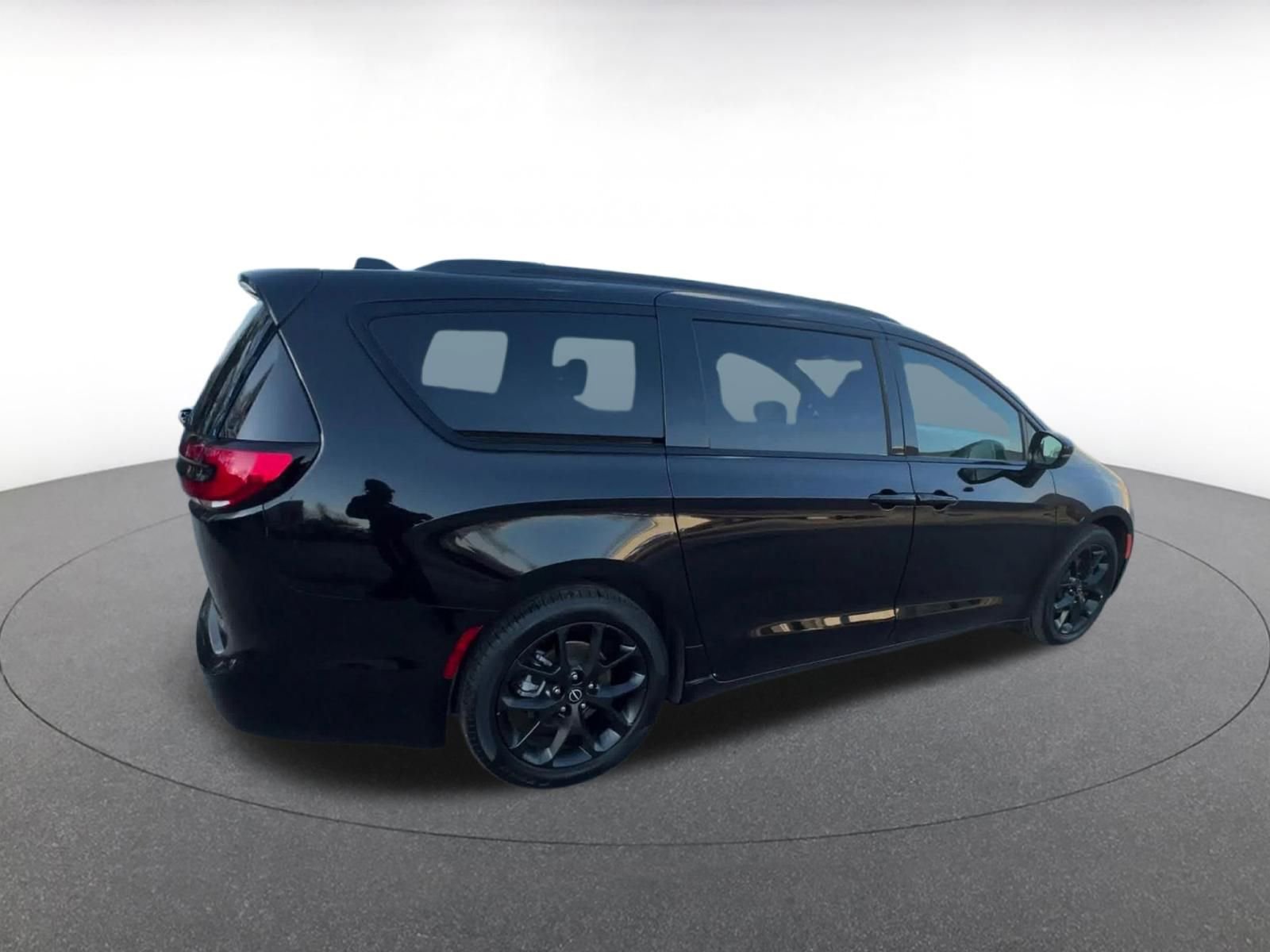 Thumbnail: 2025 Chrysler Pacifica - 14