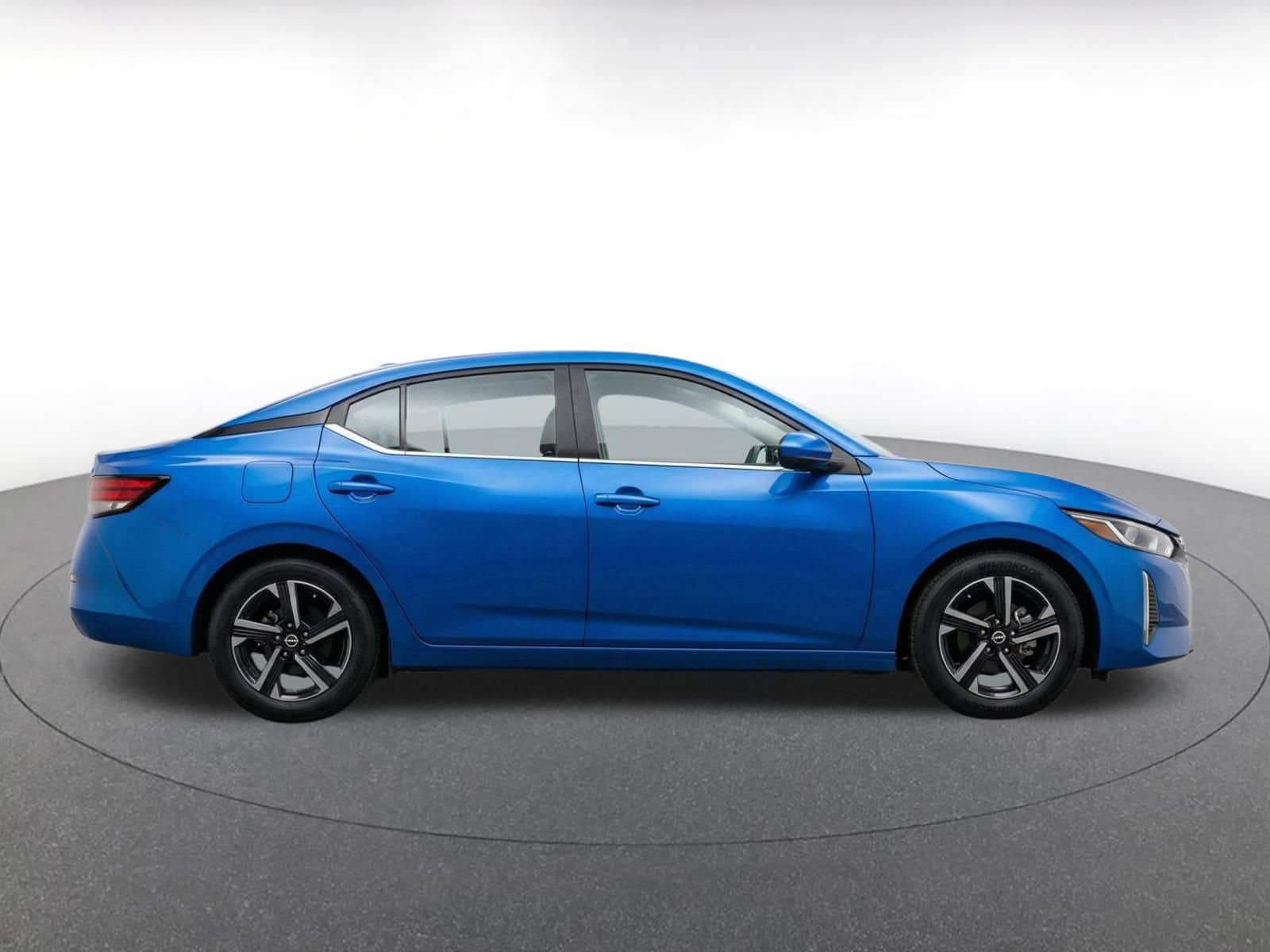 Thumbnail: 2025 Nissan Sentra - 10