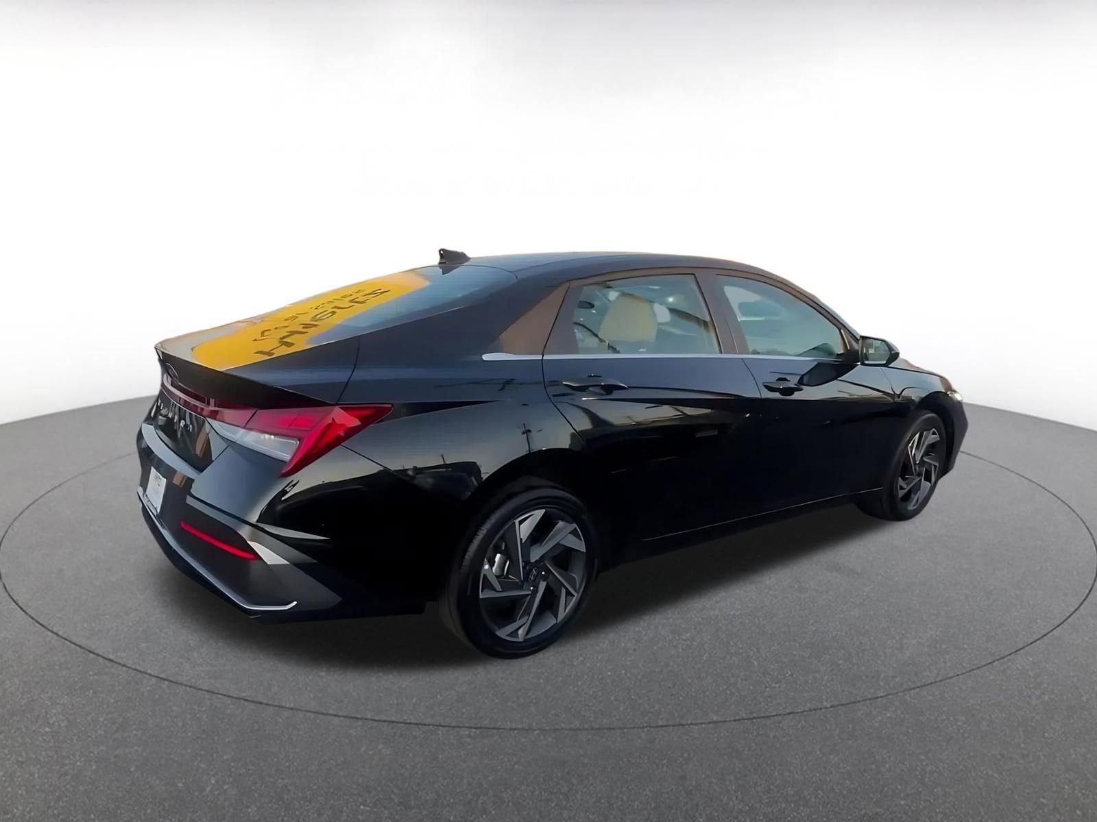 Thumbnail: 2025 Hyundai Elantra - 15