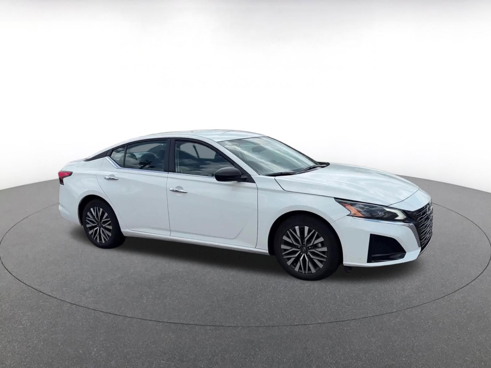 Thumbnail: 2025 Nissan Altima - 2