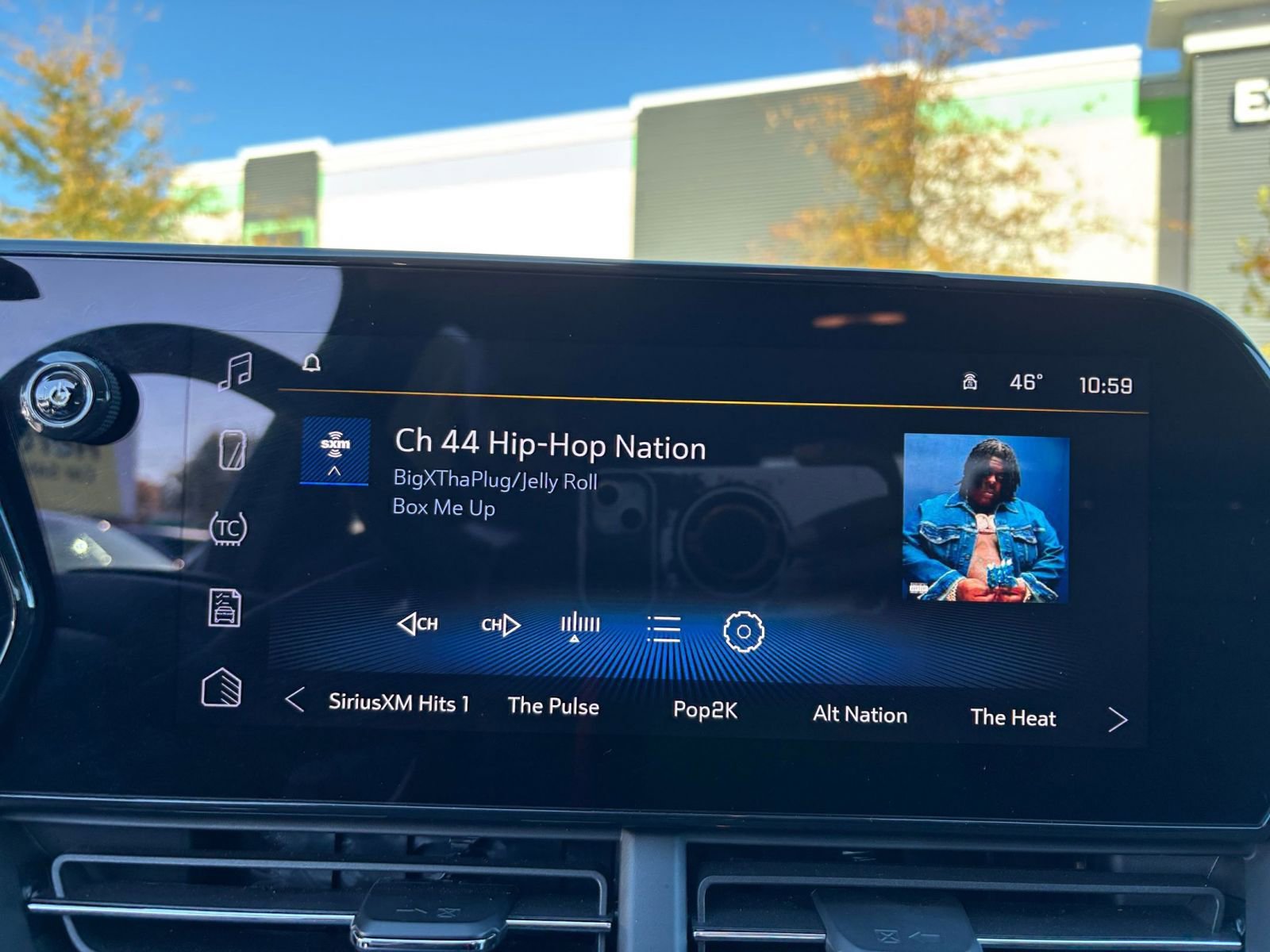 Thumbnail: 2025 Chevrolet Trax - 21