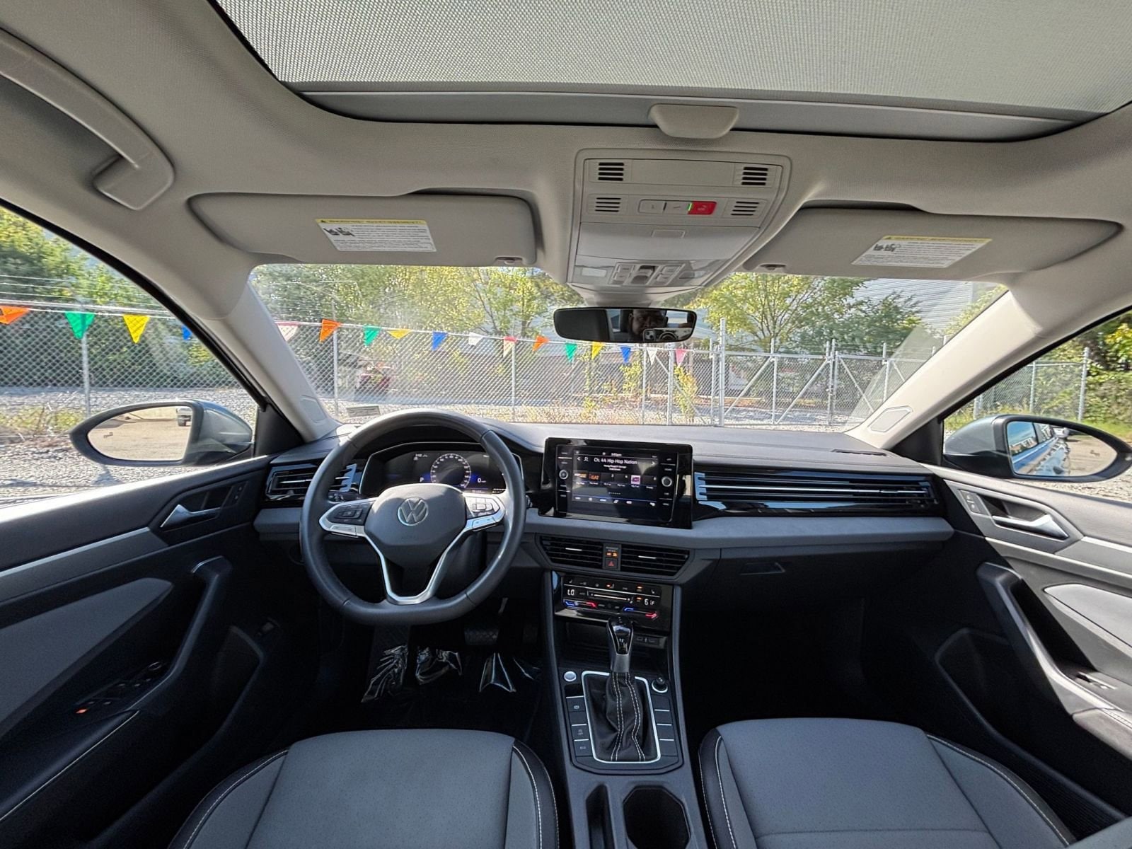 Thumbnail: 2025 Volkswagen Jetta - 32