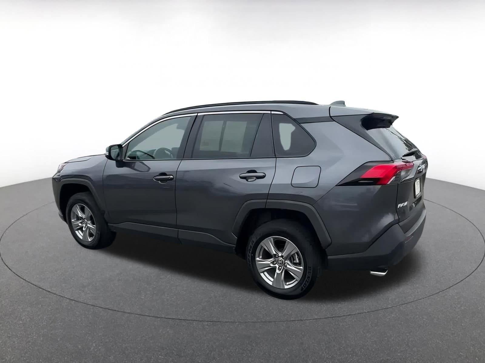 2024 Toyota RAV4 XLE 10