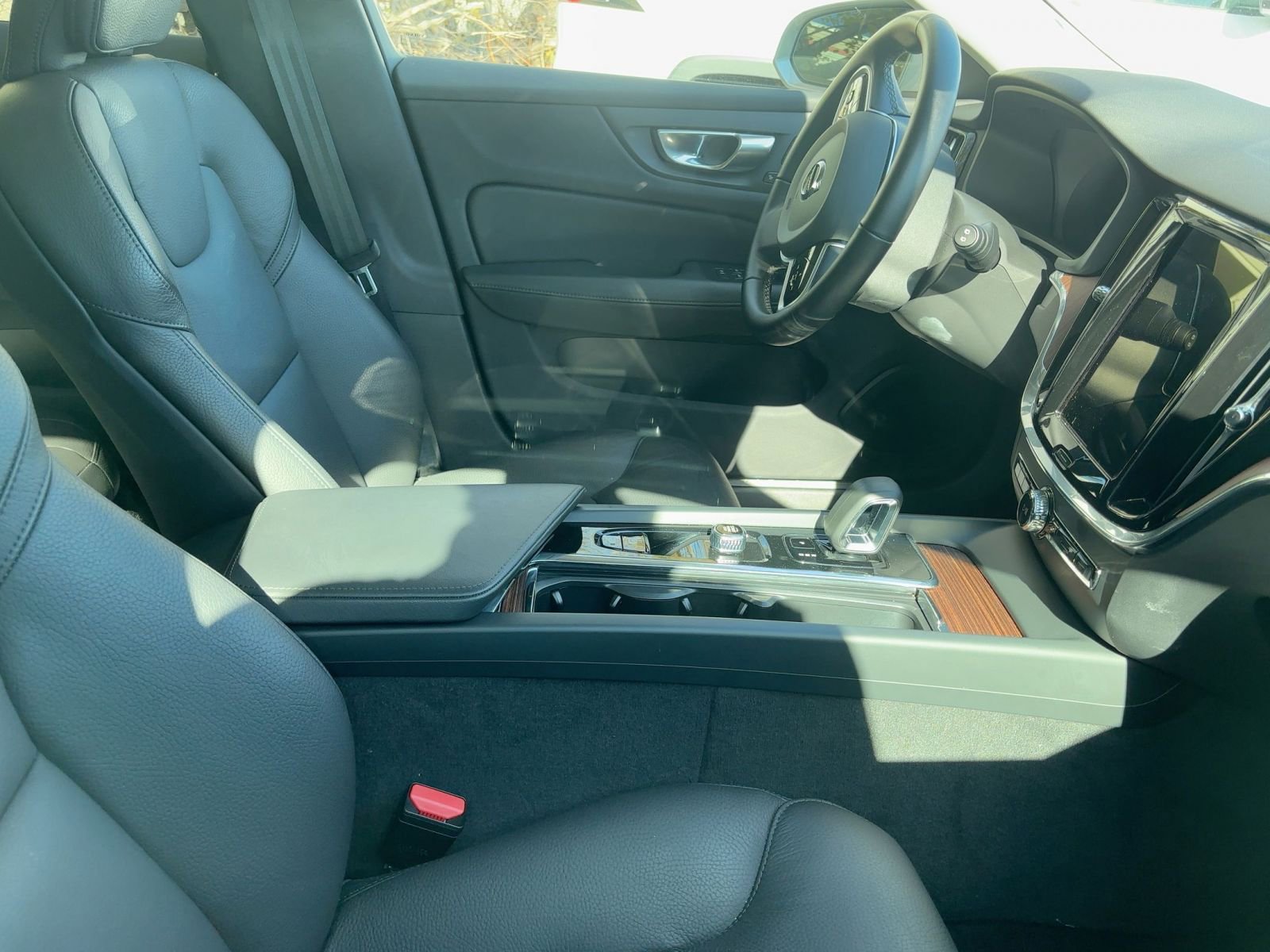 Thumbnail: 2025 Volvo S60 - 10