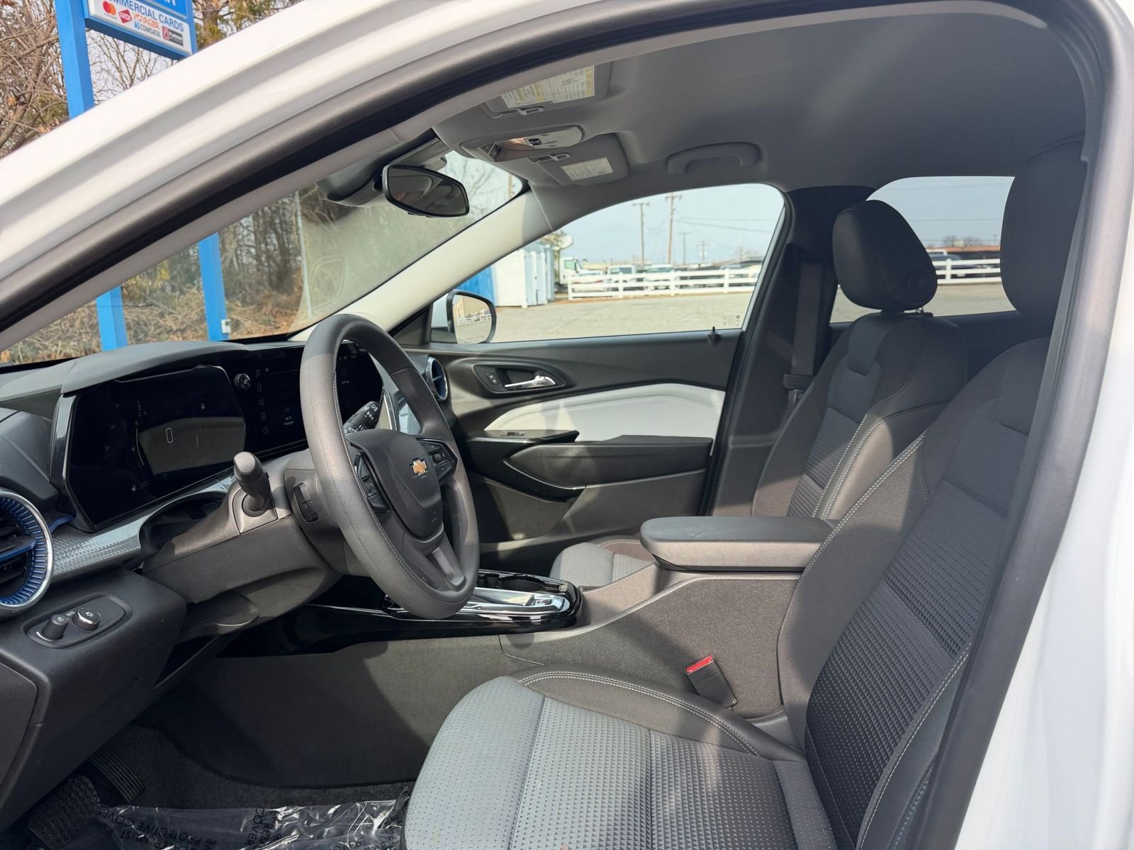 Thumbnail: 2025 Chevrolet Trax - 24