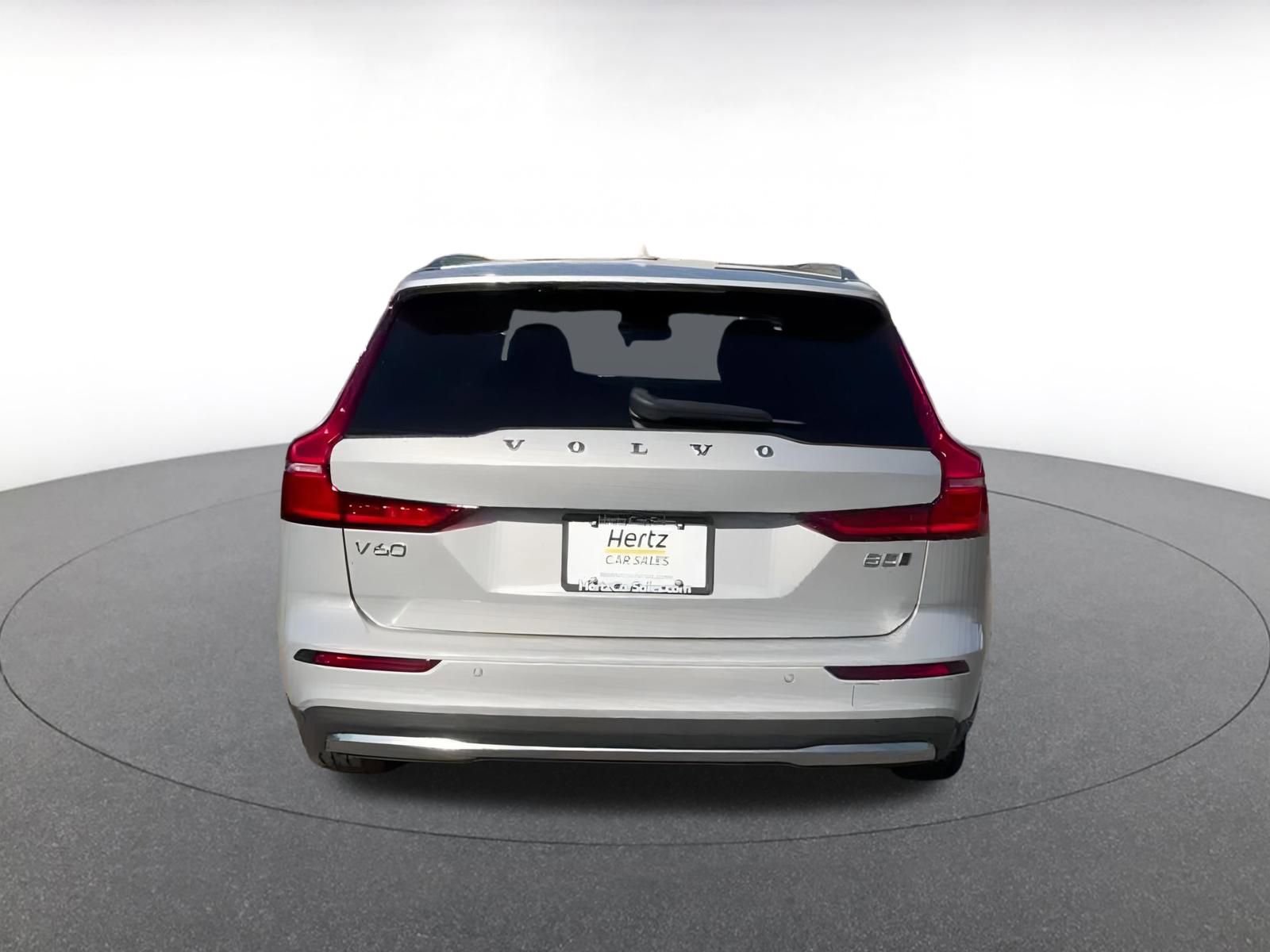 Thumbnail: 2025 Volvo S60 - 12