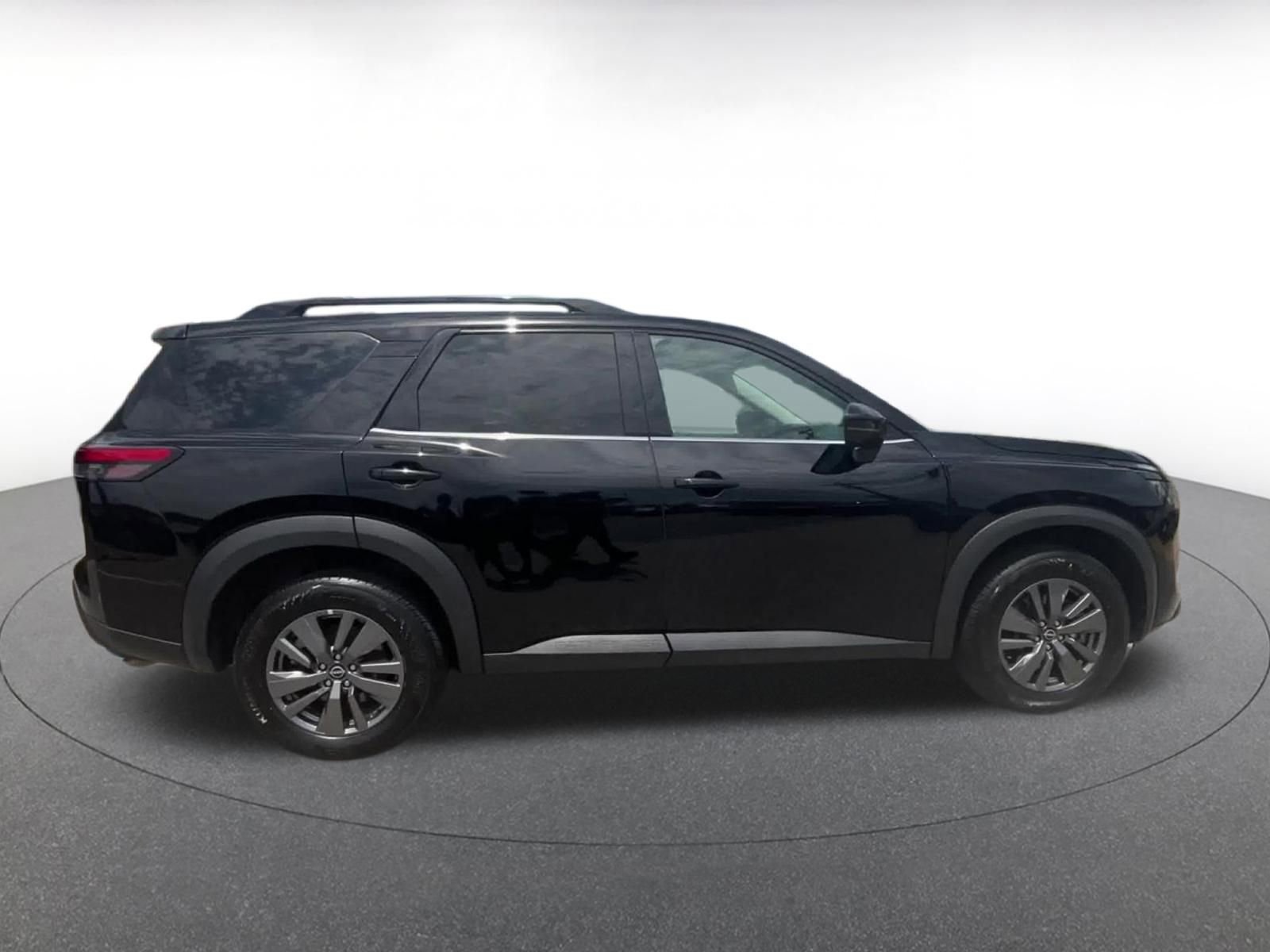Thumbnail: 2025 Nissan Pathfinder - 16
