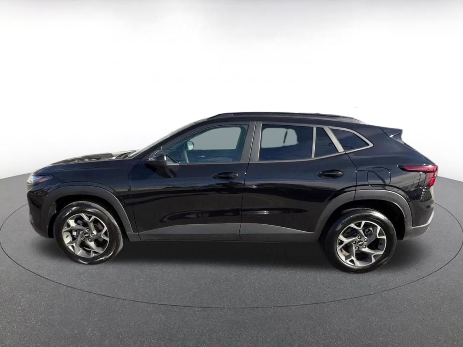 Thumbnail: 2025 Chevrolet Trax - 9