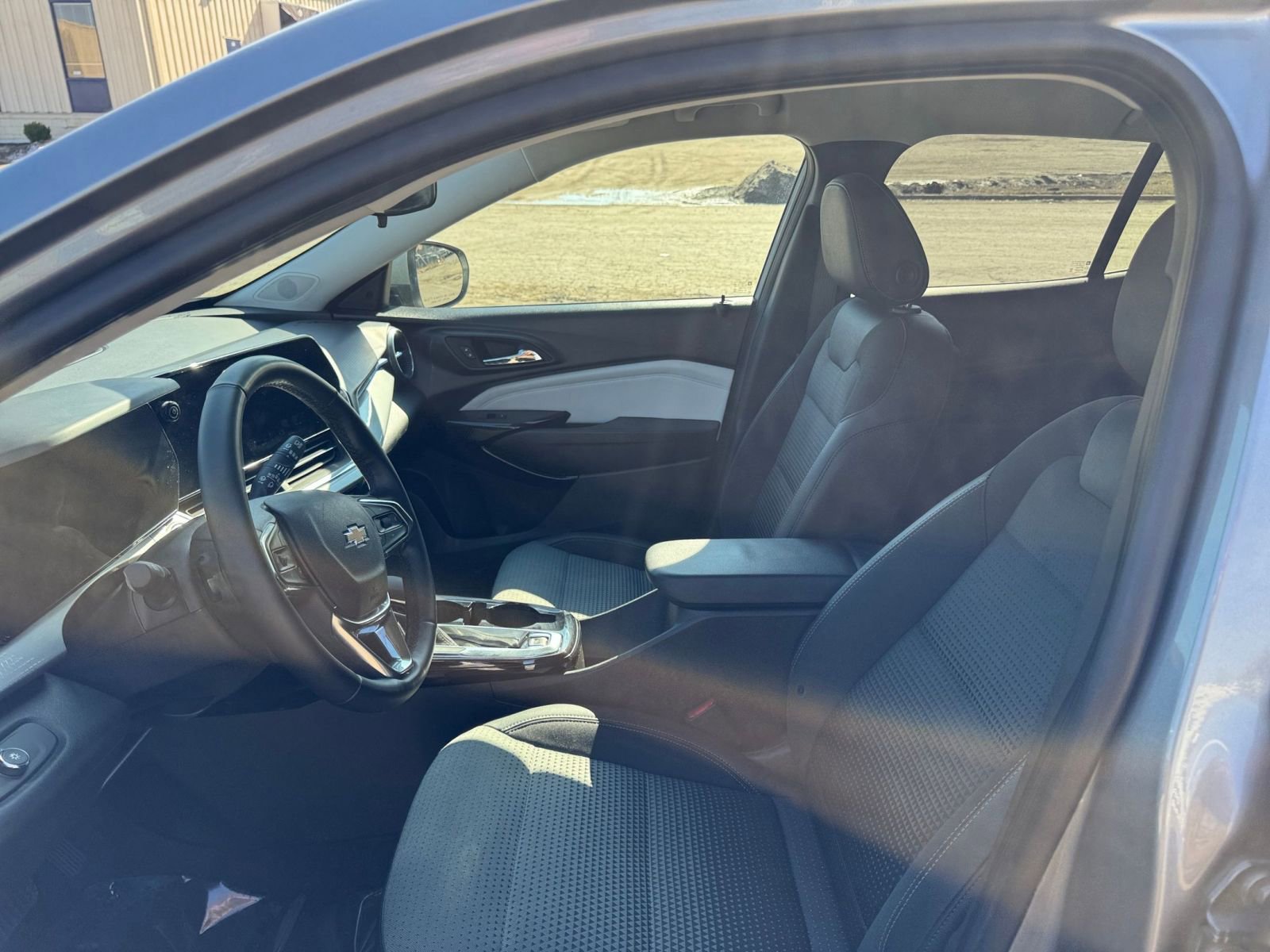 Thumbnail: 2025 Chevrolet Trax - 25