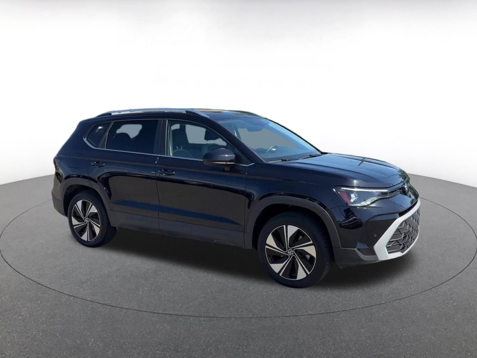 Thumbnail: 2025 Volkswagen Taos - 2