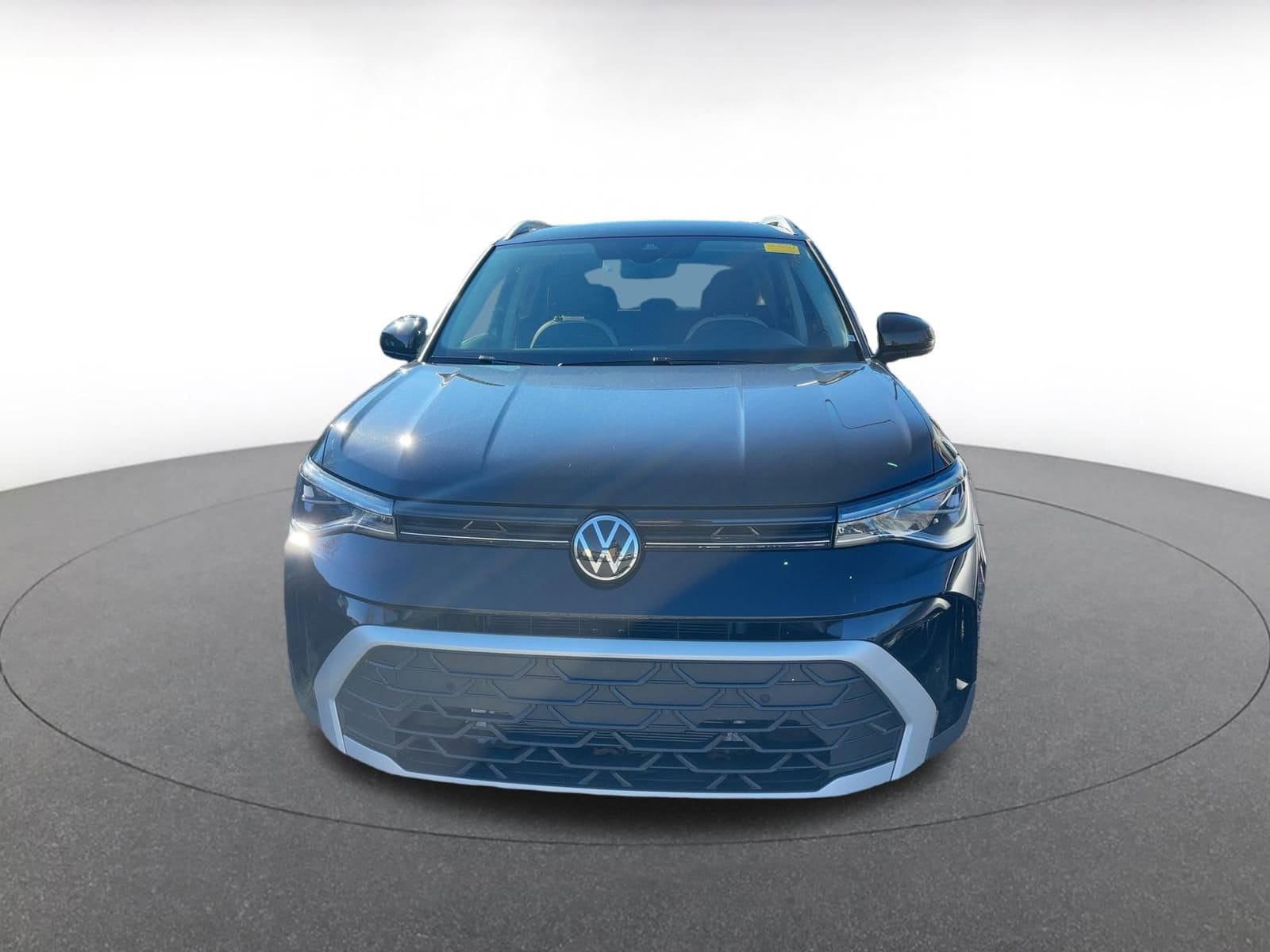 Thumbnail: 2025 Volkswagen Taos - 3