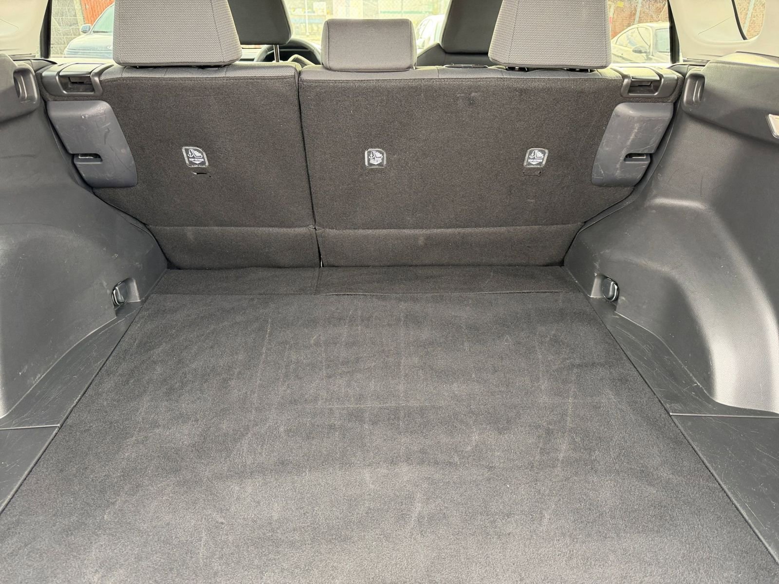 Thumbnail: 2025 Toyota RAV4 - 31